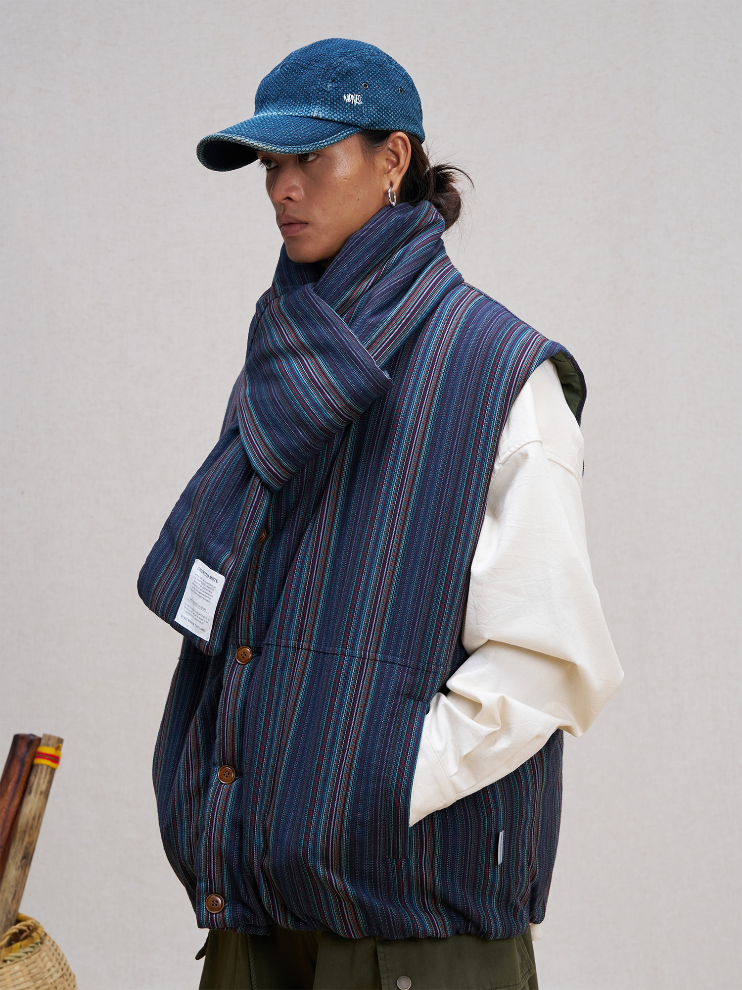 UNLIMITED MOTE Striped Padded Scarf
