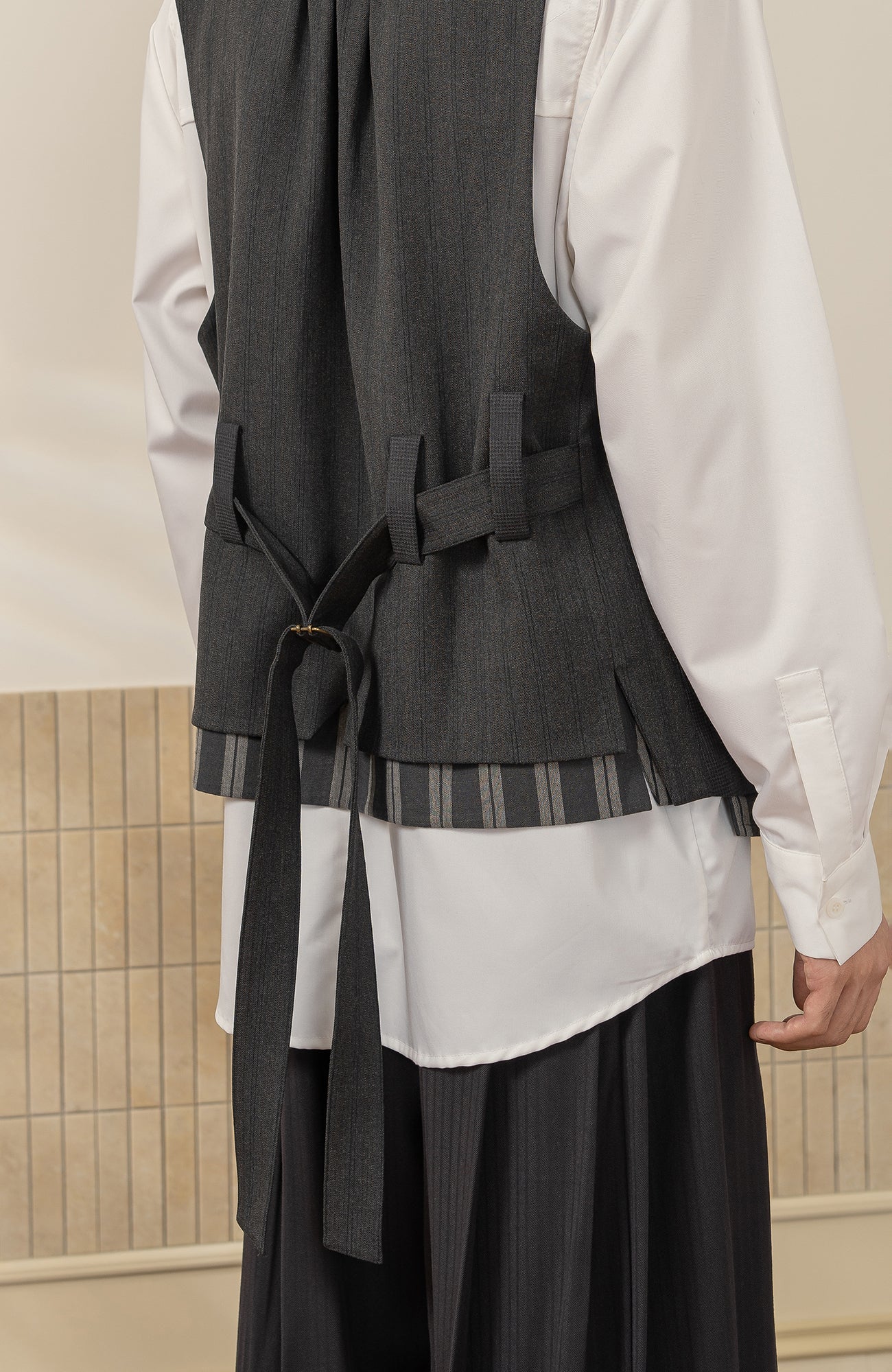 MOITIEDEPETALE Stripe-Spliced Double Layer Vest