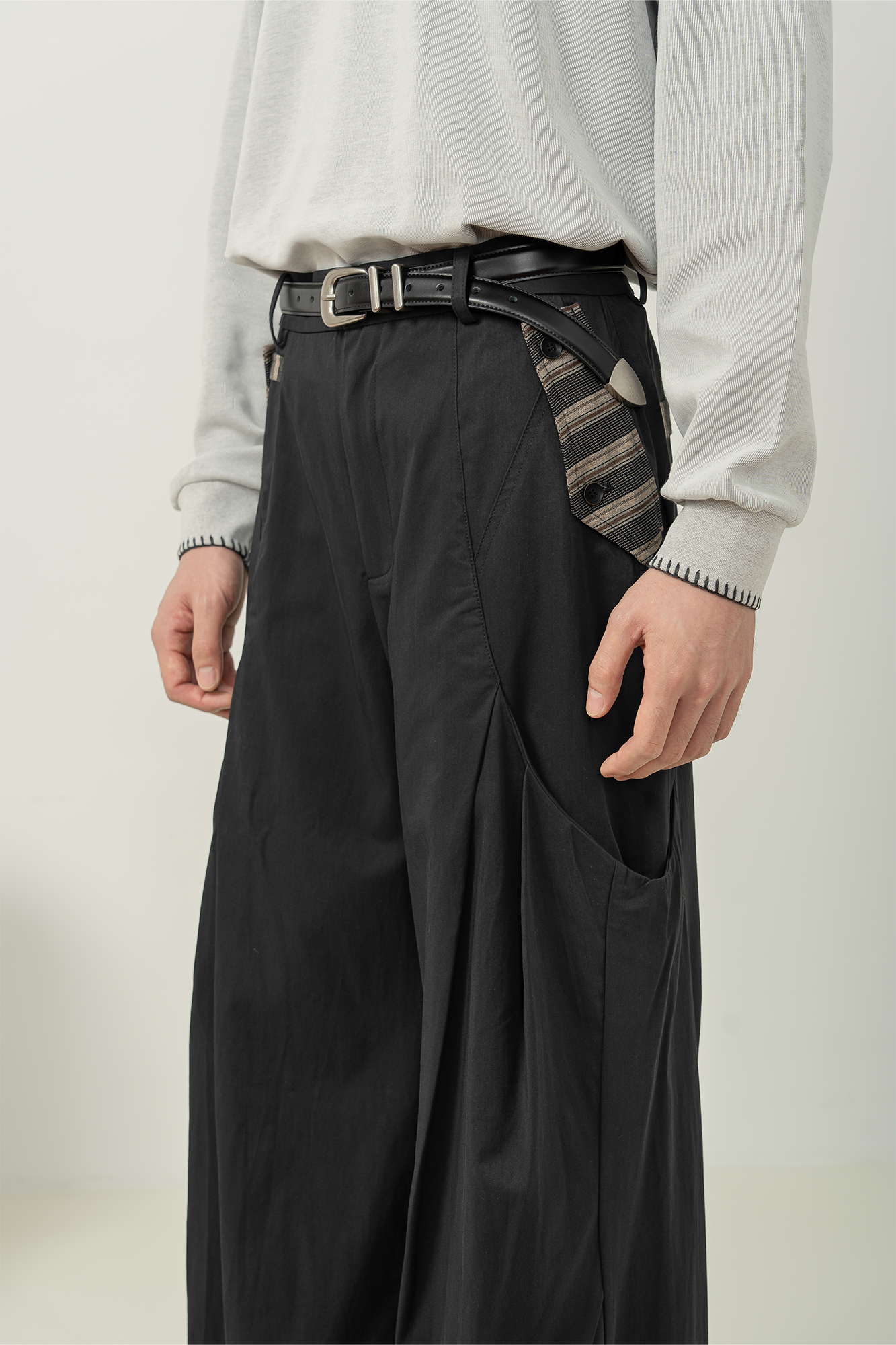 MOITIEDEPETALE Pleated Panel Oversized Cargo Pants