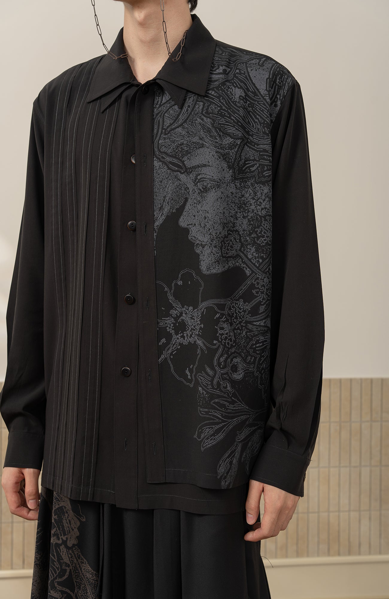 MOITIEDEPETALE Graphic Double-Layered Striped Shirt