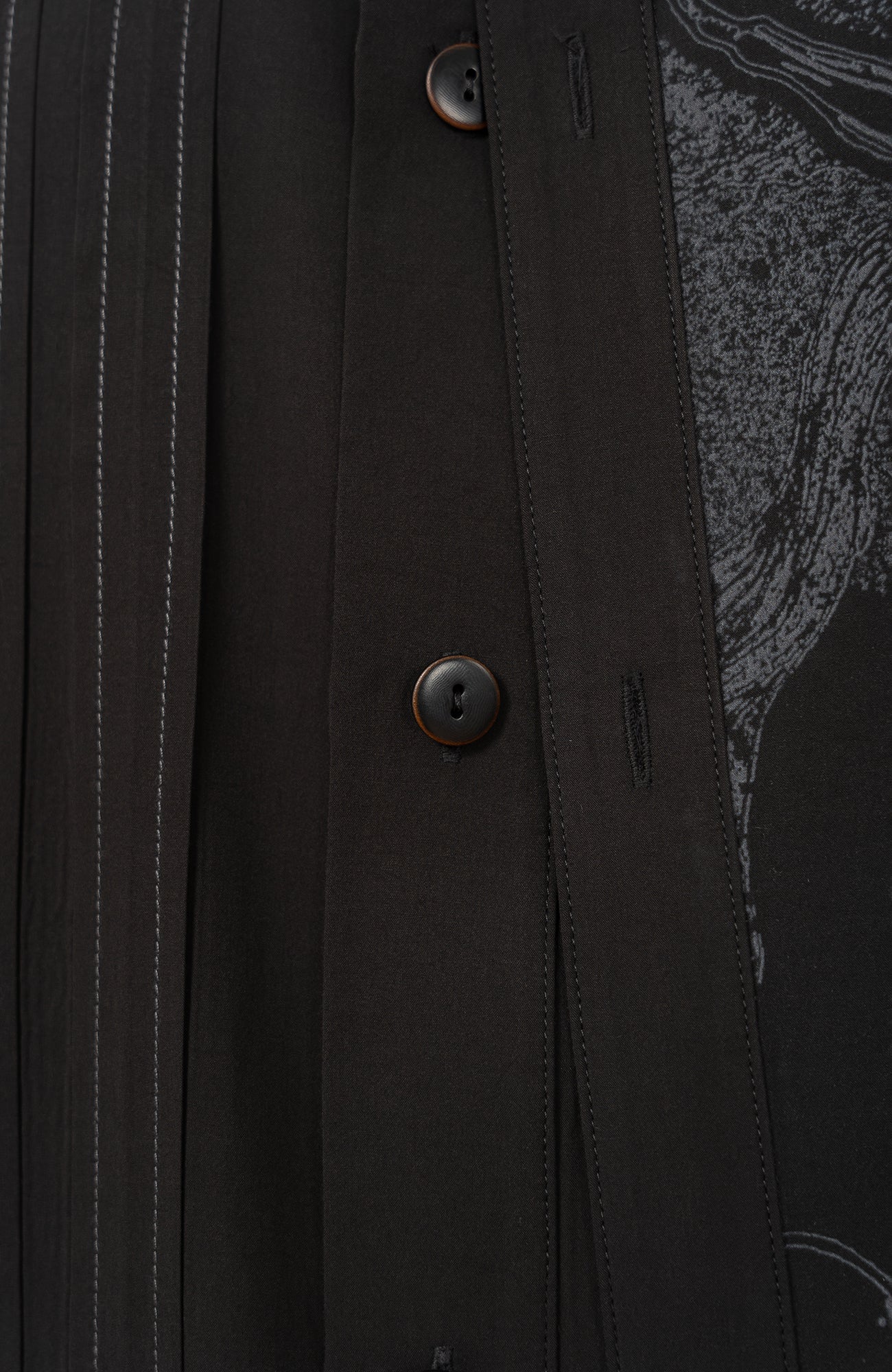 MOITIEDEPETALE Graphic Double-Layered Striped Shirt