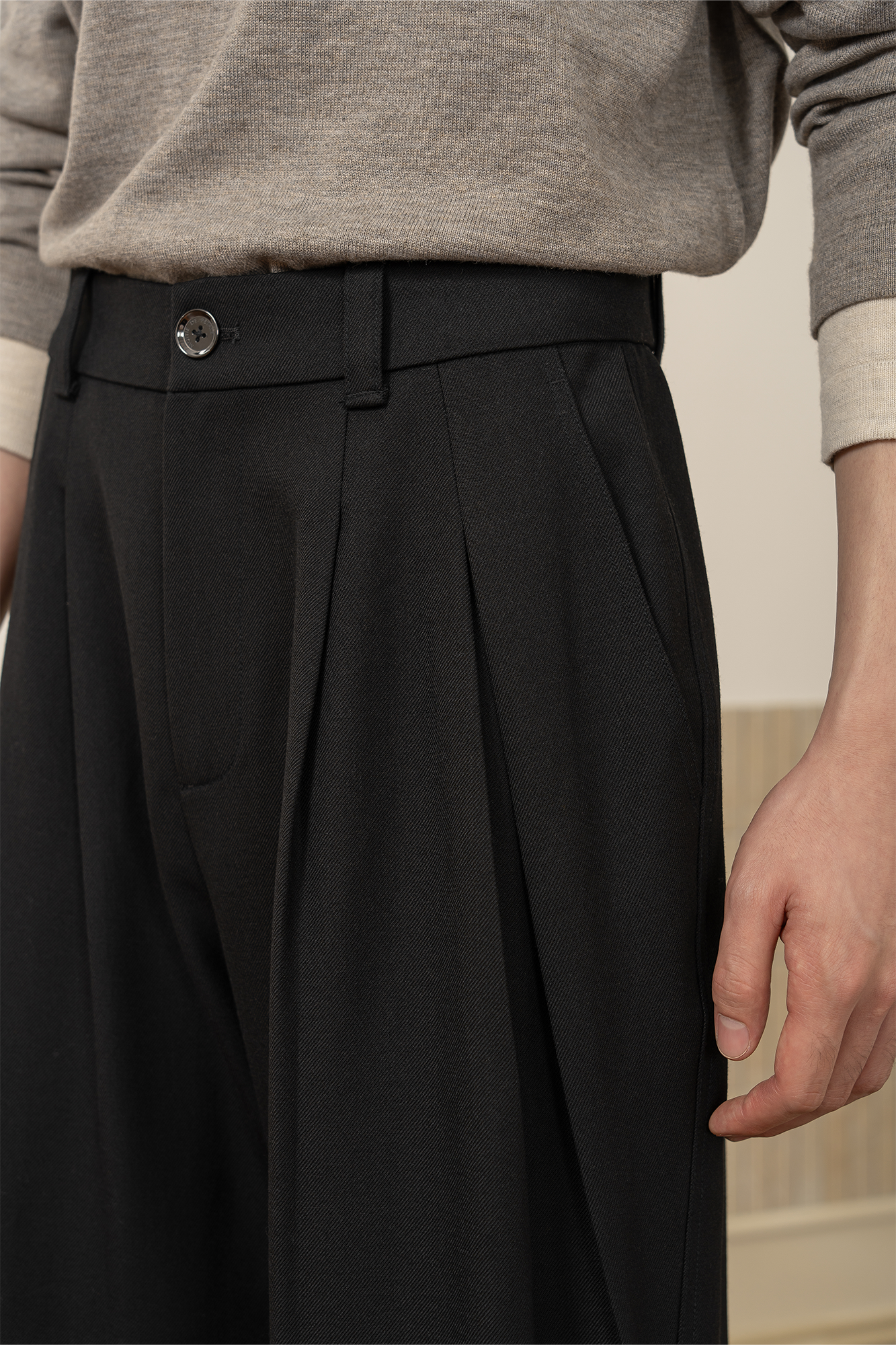 MOITIEDEPETALE Wool-Blended Pleats Trousers