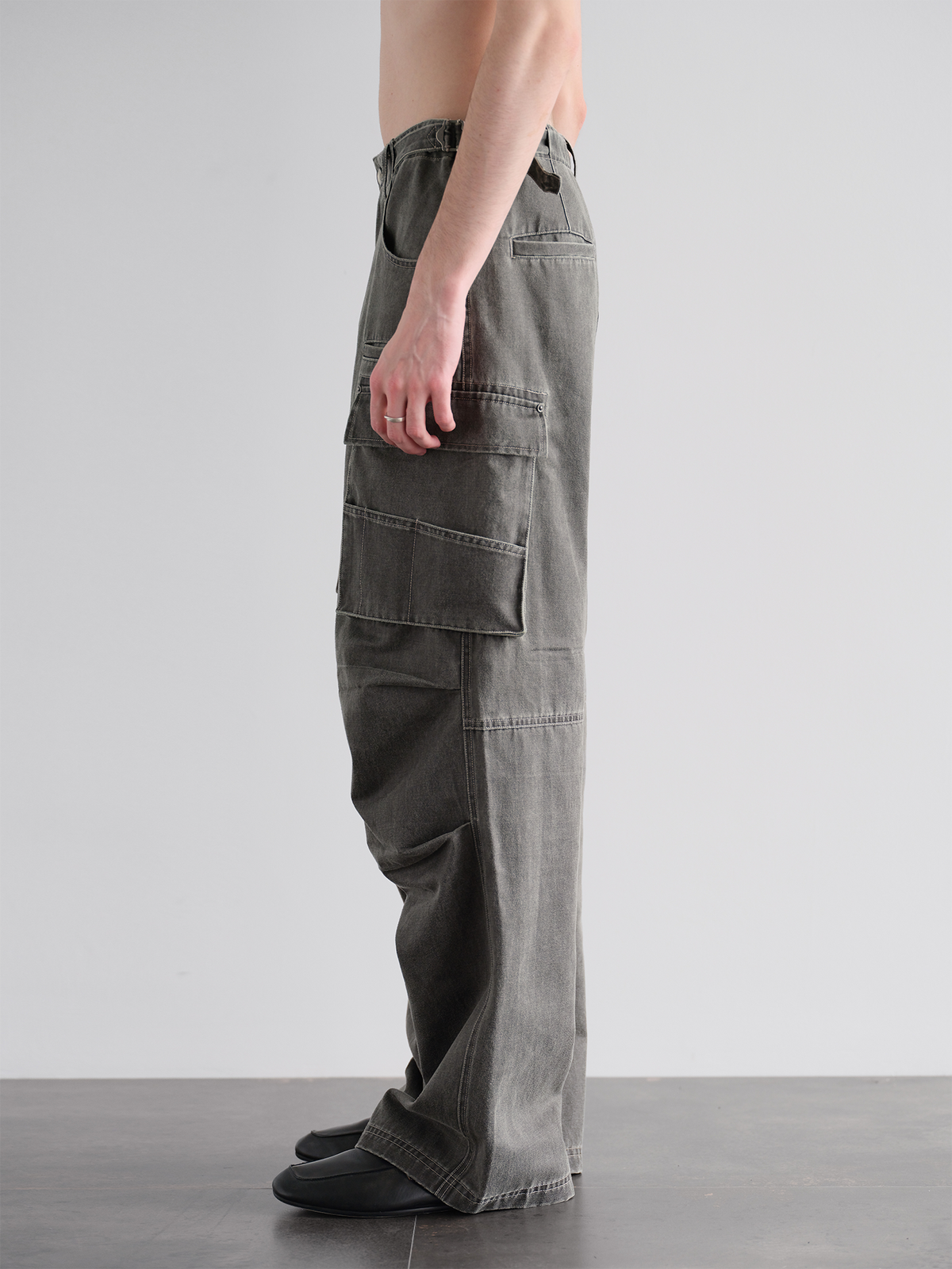 ORGANIC EMOTION Washed Pleated Multi-Pocket Cargo Pants