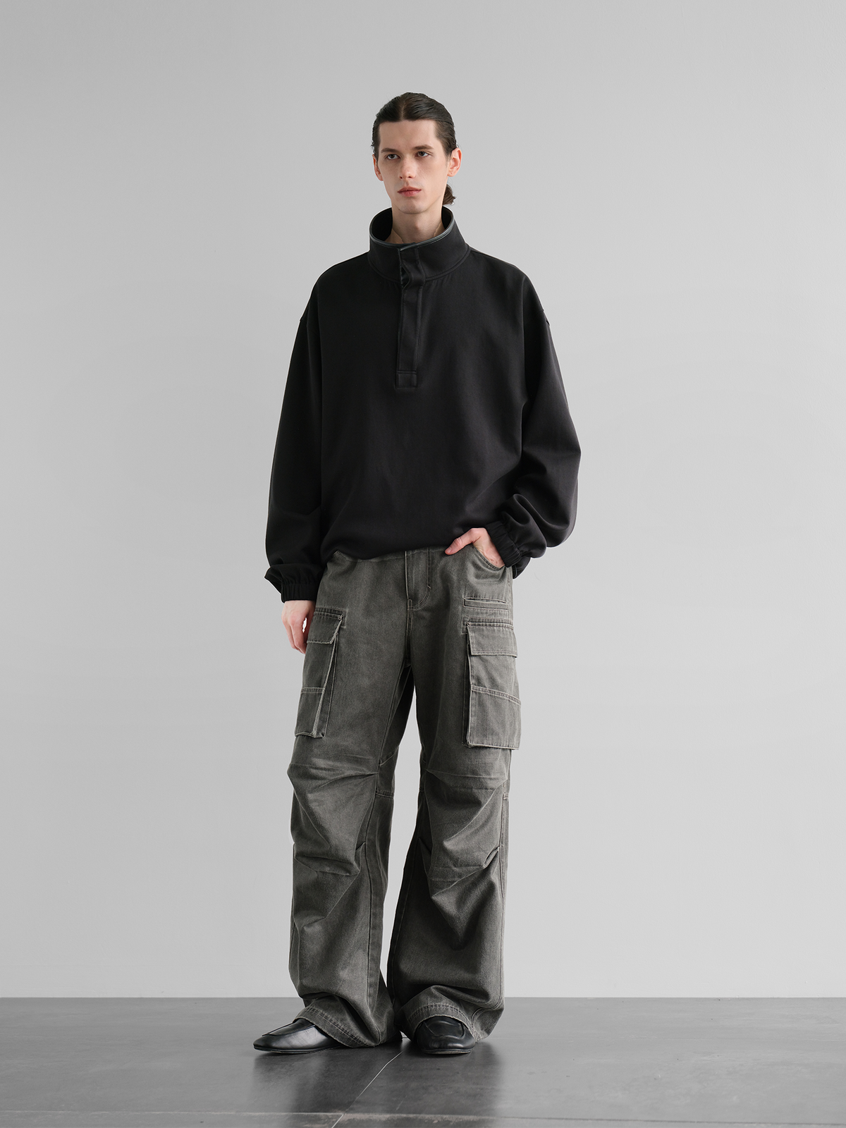 ORGANIC EMOTION Washed Pleated Multi-Pocket Cargo Pants
