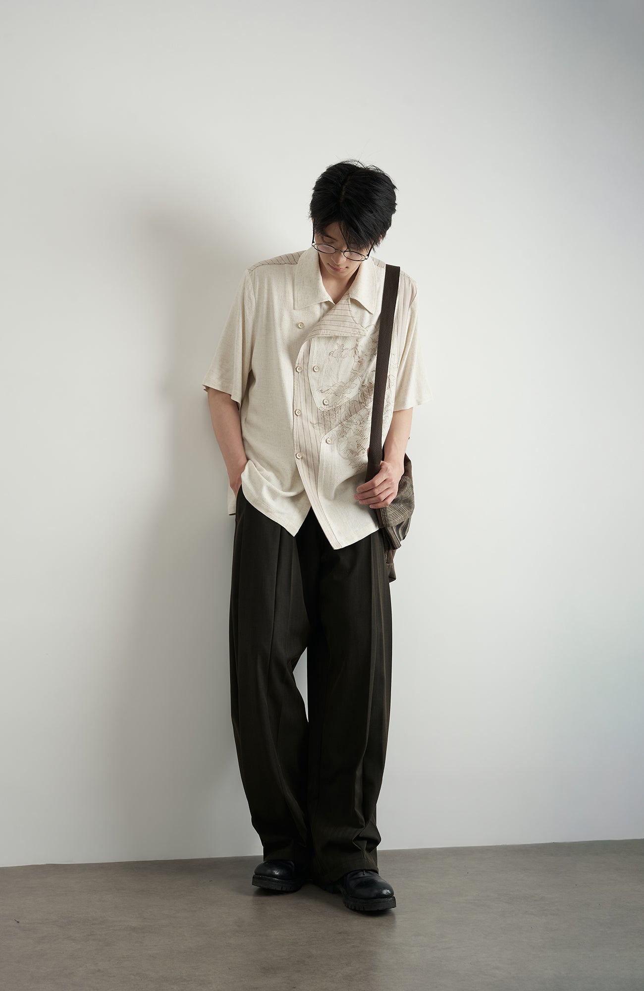 MOITIEDEPETALE Asymmetrical Floral Sketch Linen-Blend Shirt