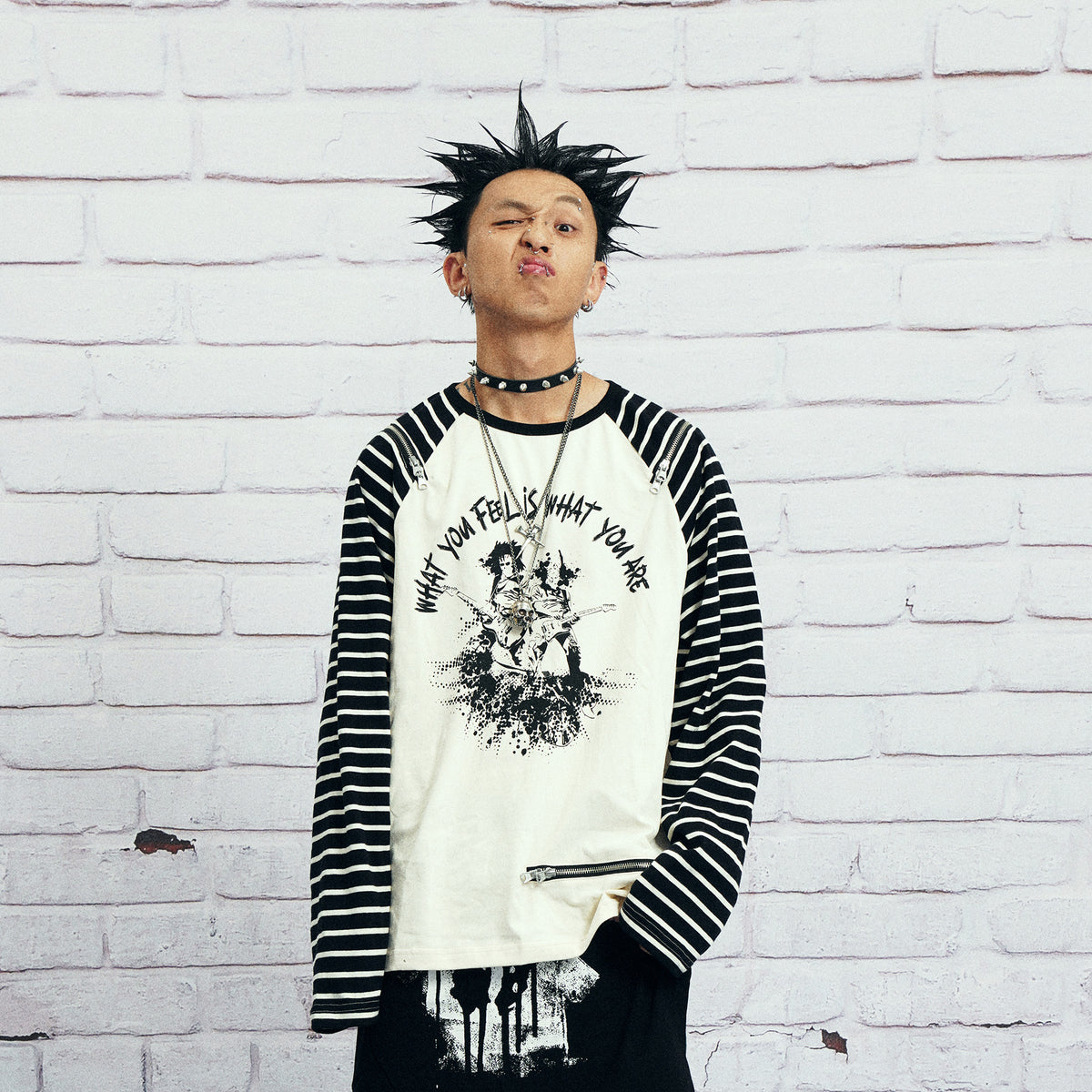 VENTUREK Punk Graphic Multi-Zip Striped Raglan Long-Sleeve Tee