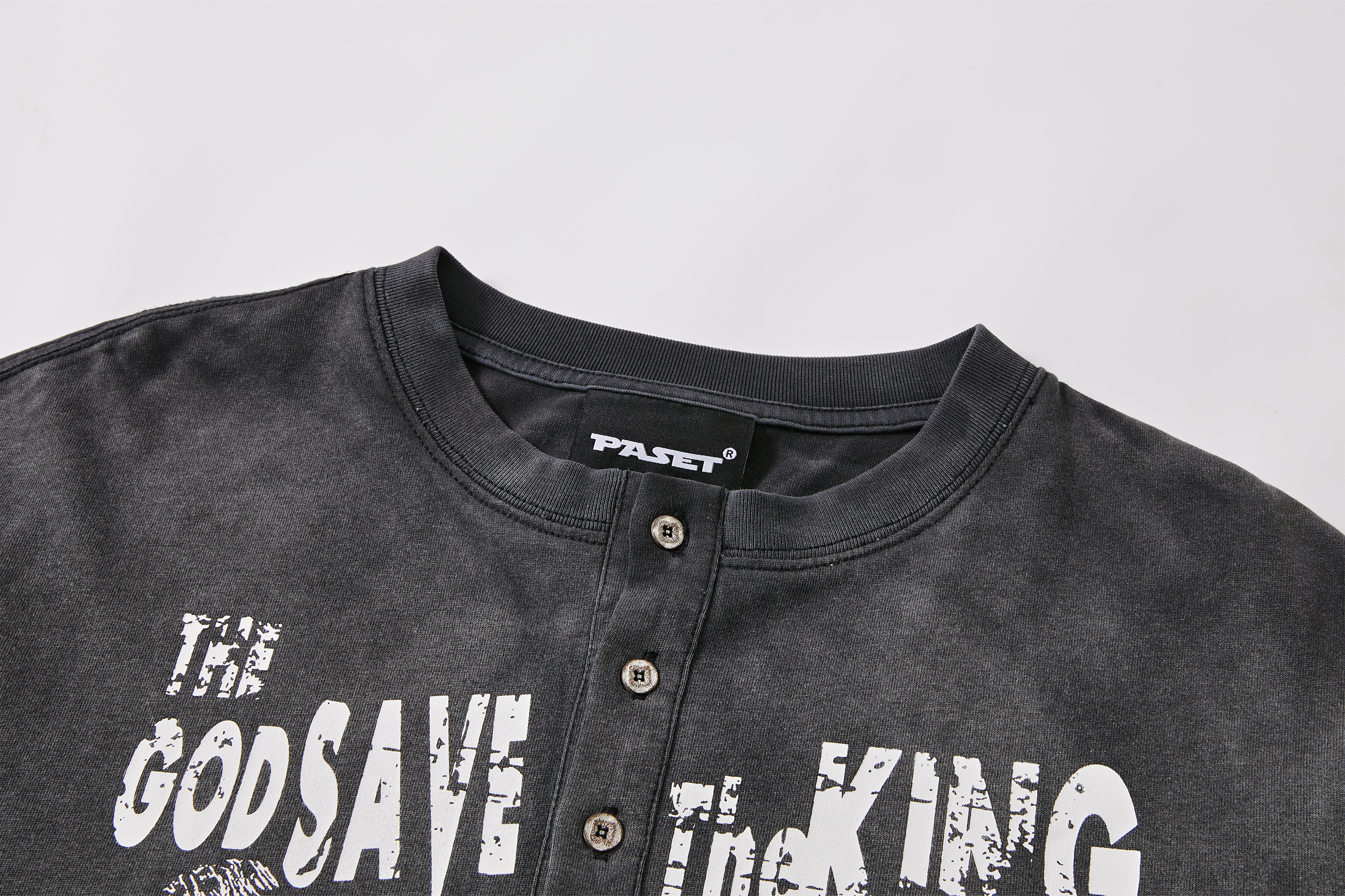 PASET Henley Portrait Graphic Layered Sweatshirt