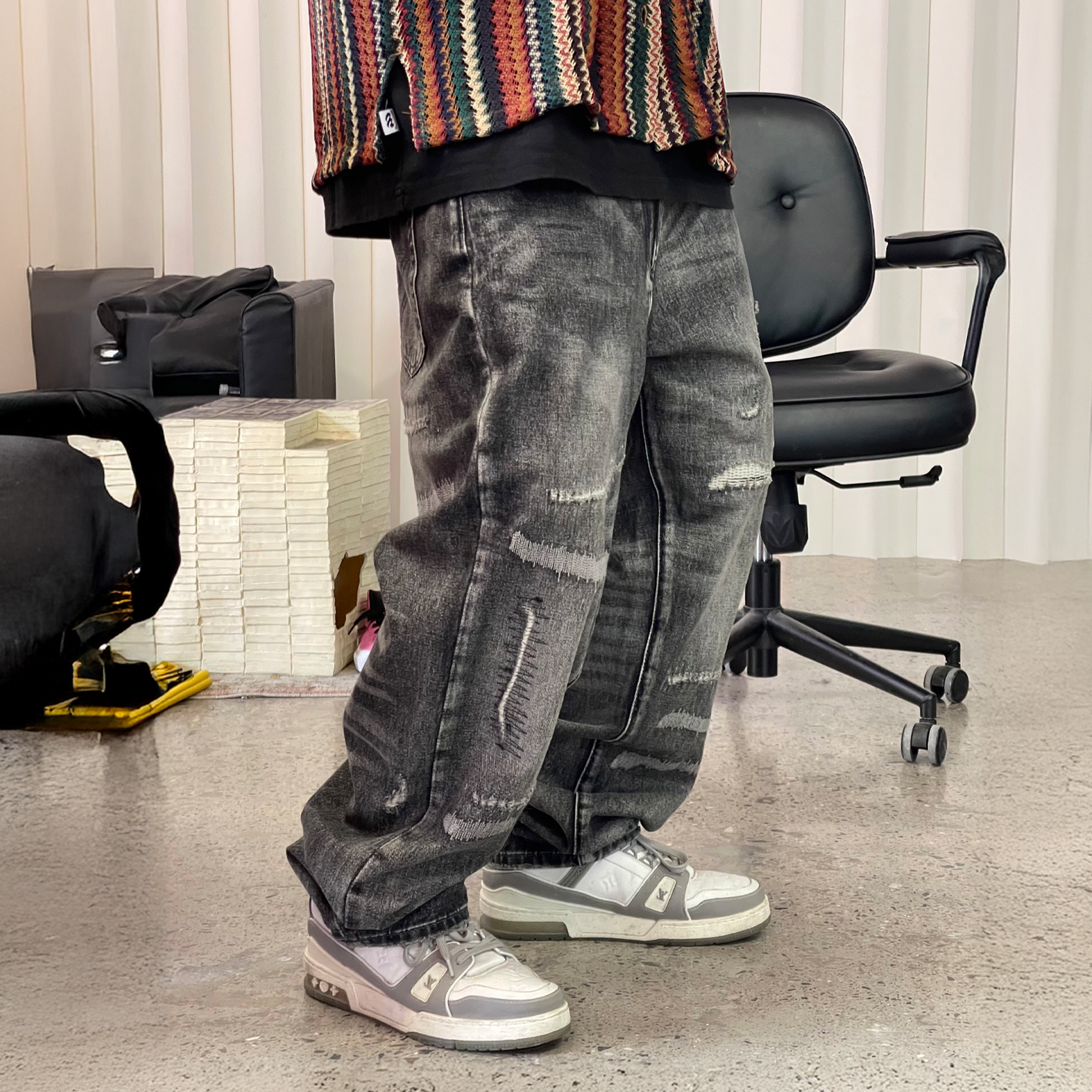 ME DA IGUAL Washed Destroyed Patch Straight-Leg Jeans