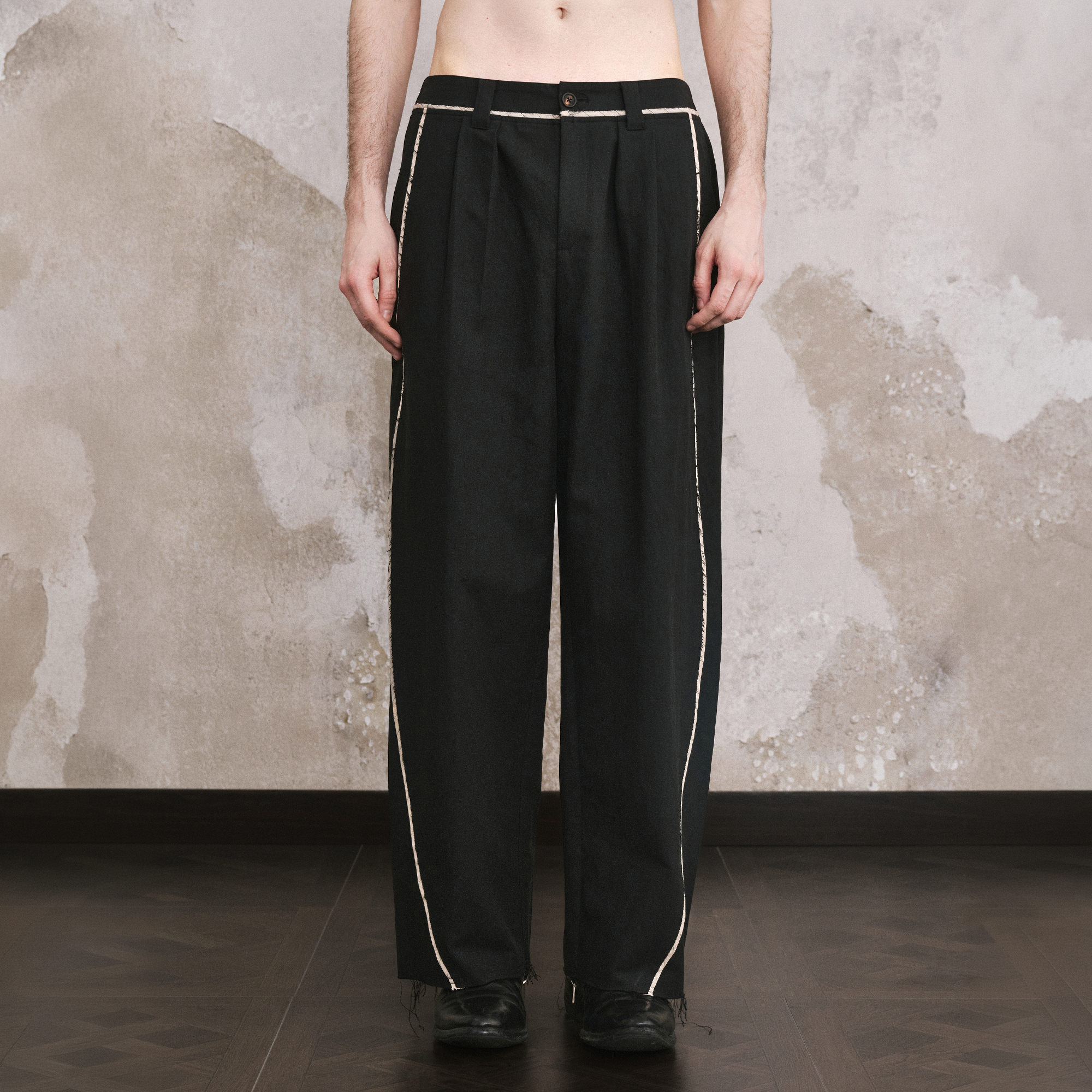 ILNya Nieternite Nifutur Linen-Blend Raw Edge Curved Trousers
