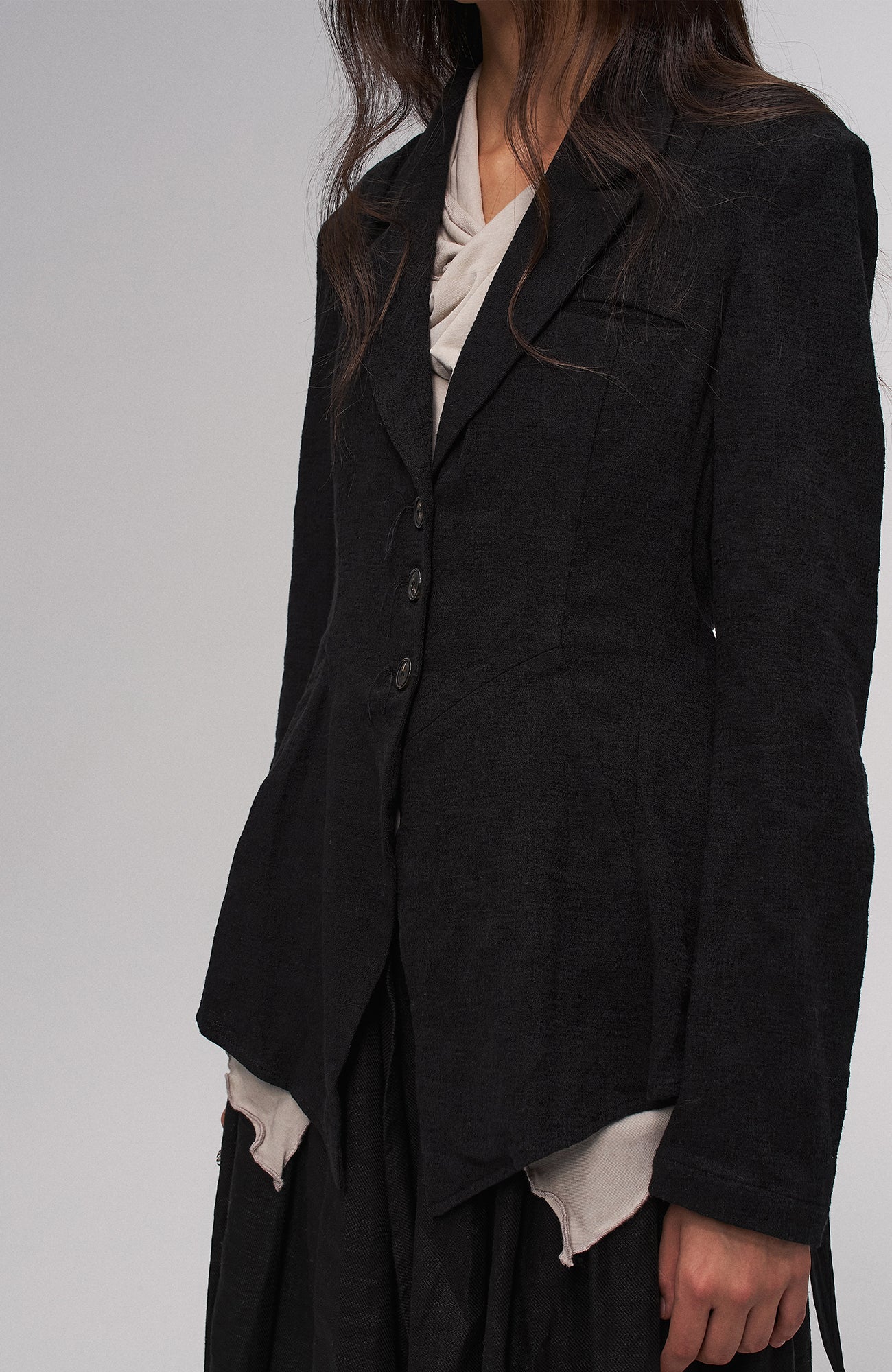 ILNya Nieternite Nifutur Asymmetric Hem Linen-Blend Blazer, premium urban and streetwear designers apparel on PROJECTISR.com, ILNya Nieternite Nifutur