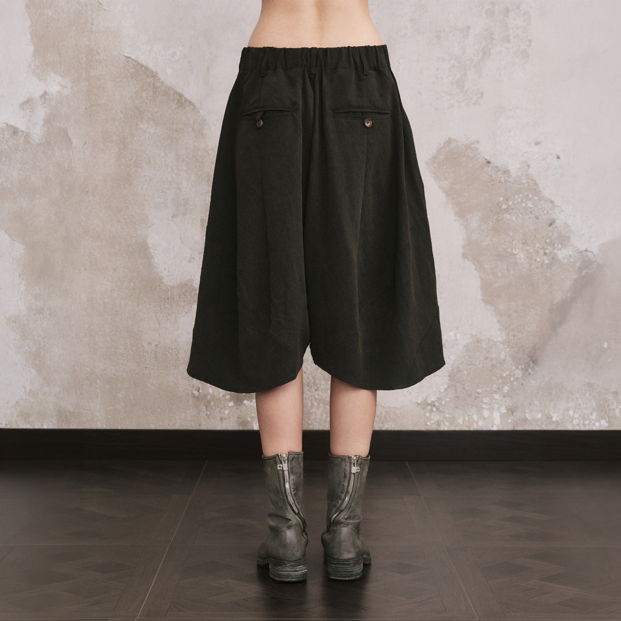 ILNya Nieternite Nifutur Lyocell-Blend Asymmetrical Wide-Leg Shorts