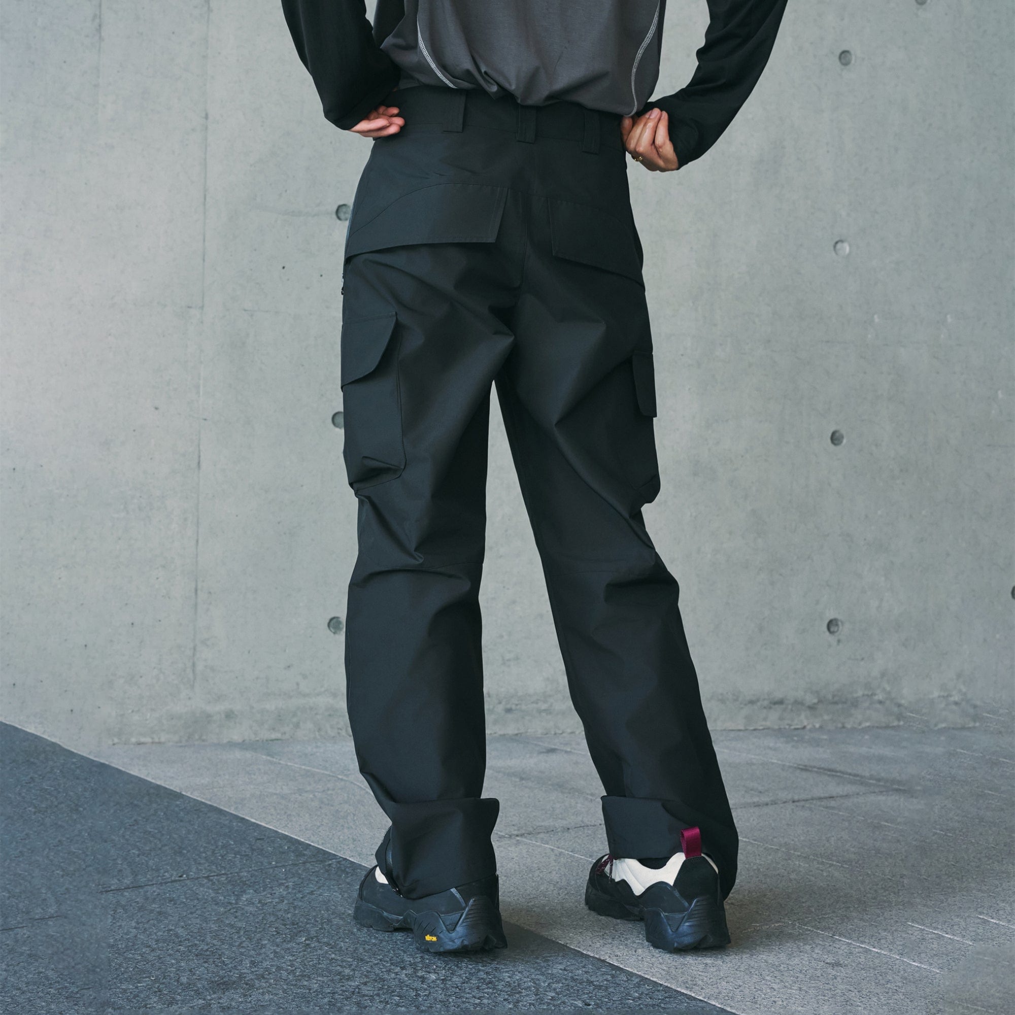 ENSHADOWER Waterproof Pleated Spliced Multi-pocket Pants, premium urban and streetwear designers apparel on PROJECTISR.com, ENSHADOWER