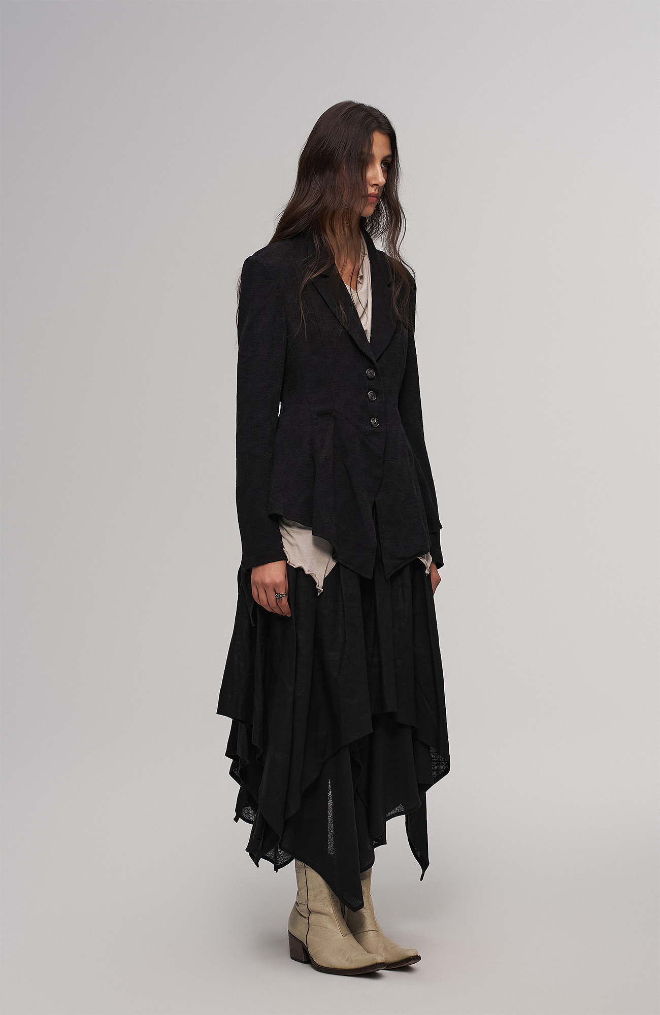 ILNya Nieternite Nifutur Asymmetric Hem Linen-Blend Blazer, premium urban and streetwear designers apparel on PROJECTISR.com, ILNya Nieternite Nifutur