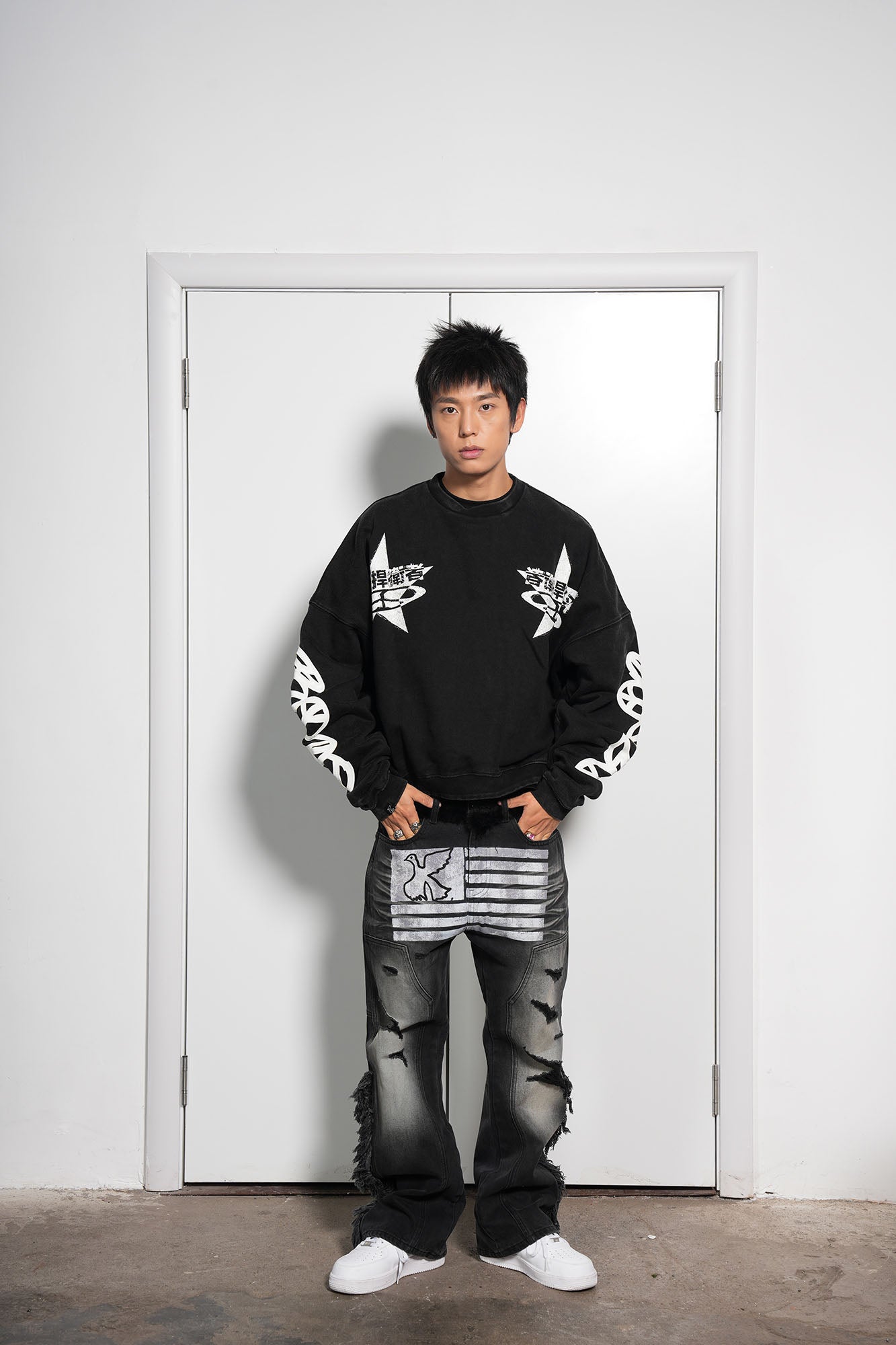 VINKID Peace Dove Flag Double-Knee Frayed Jeans