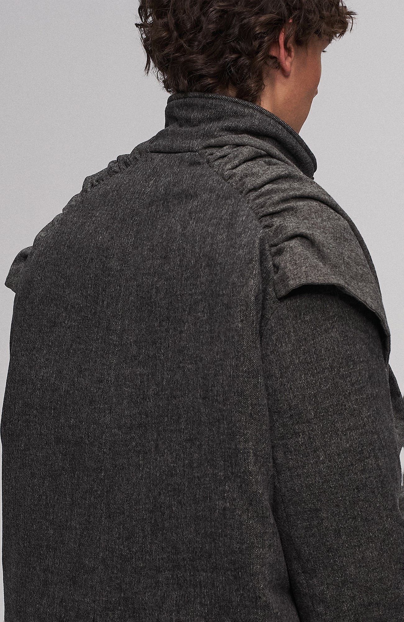 ILNya Nieternite Nifutur Wrapped Scarf 3M Overcoat