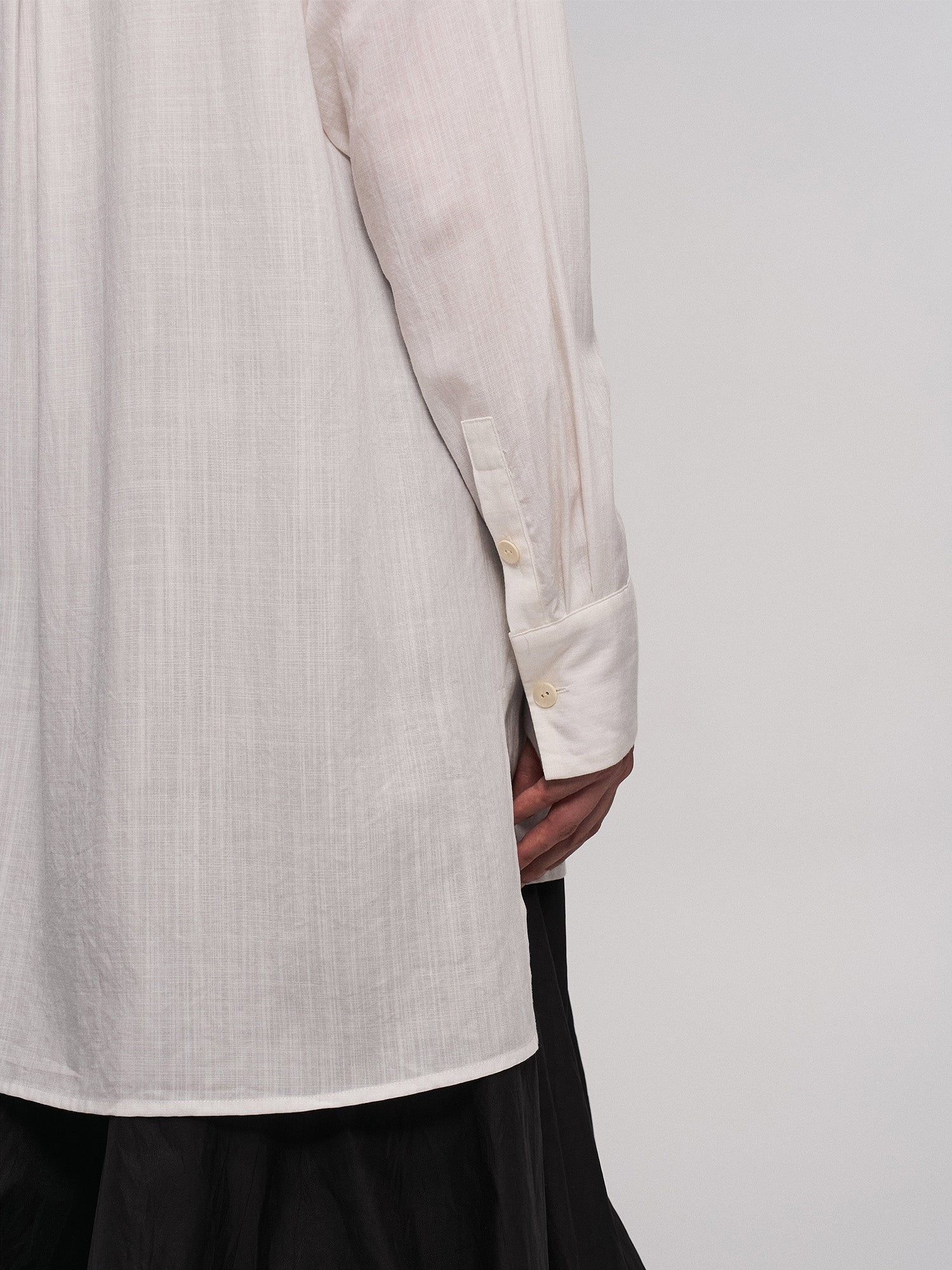 ILNya Nieternite Nifutur Sheer Ruffle Front Long Shirt