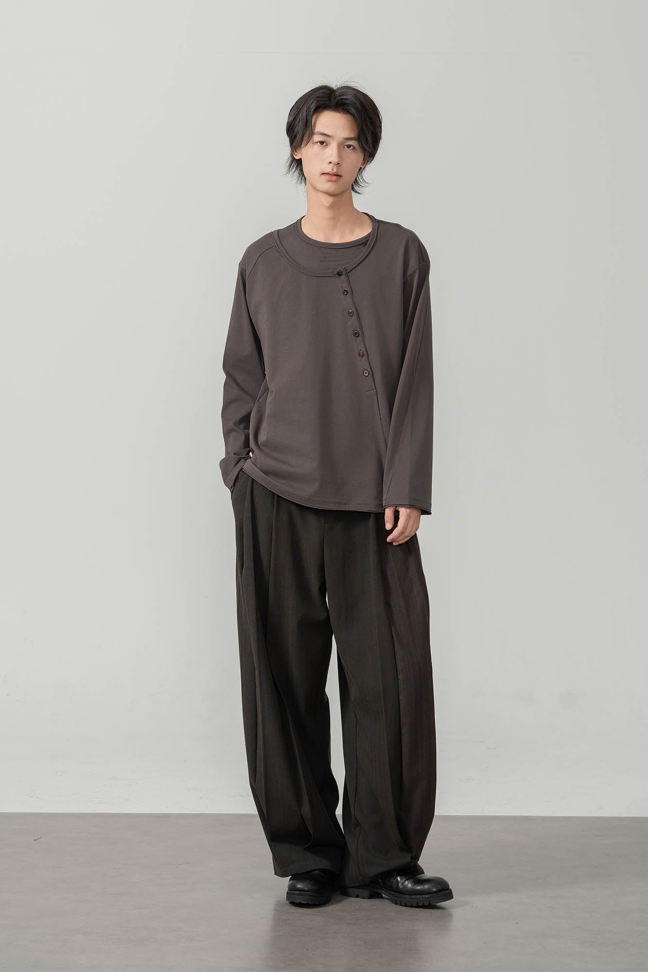 MOITIEDEPETALE Layered Asymmetrical Henley Long-Sleeve Tee