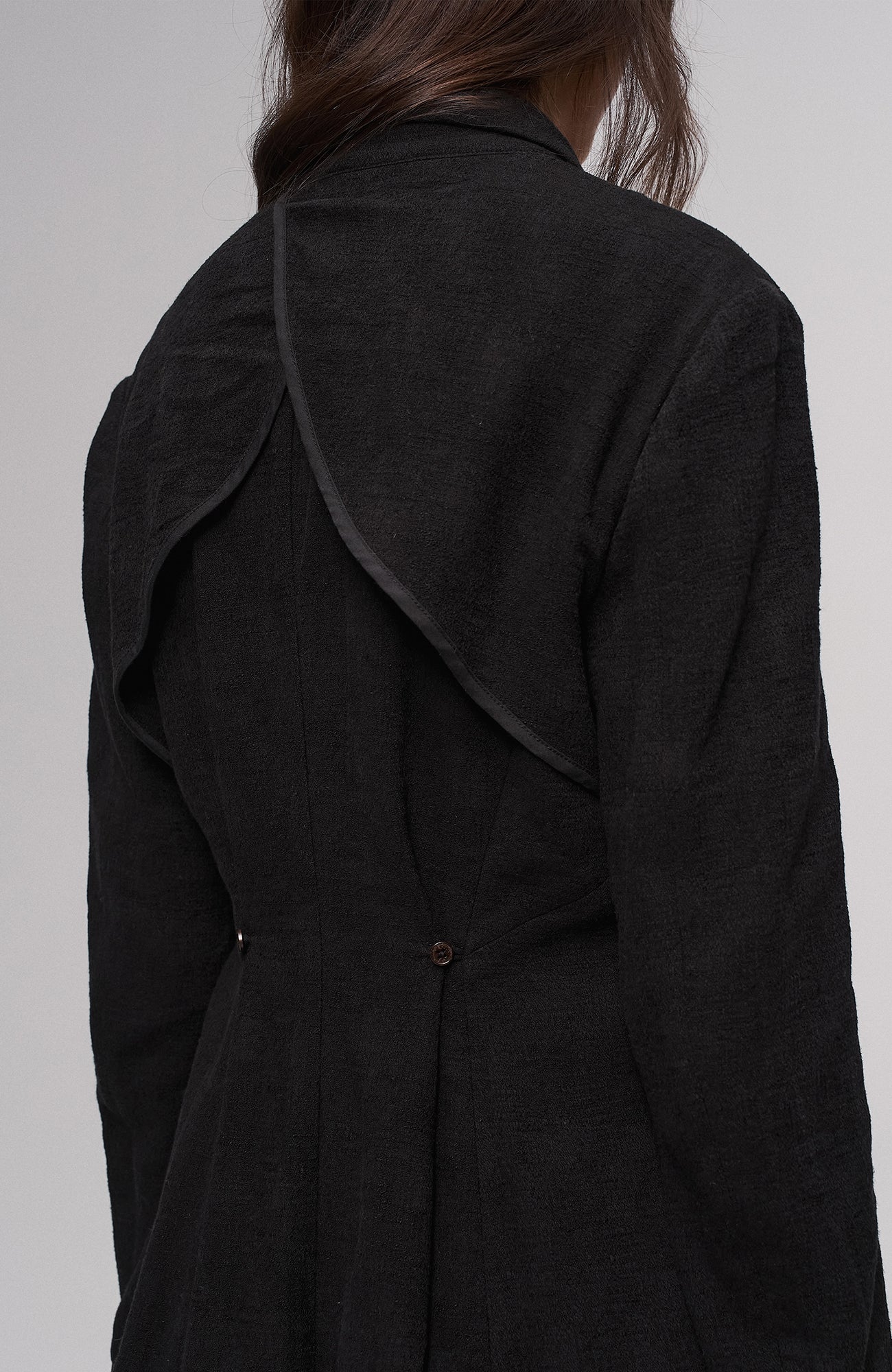 ILNya Nieternite Nifutur Asymmetric Hem Linen-Blend Blazer, premium urban and streetwear designers apparel on PROJECTISR.com, ILNya Nieternite Nifutur