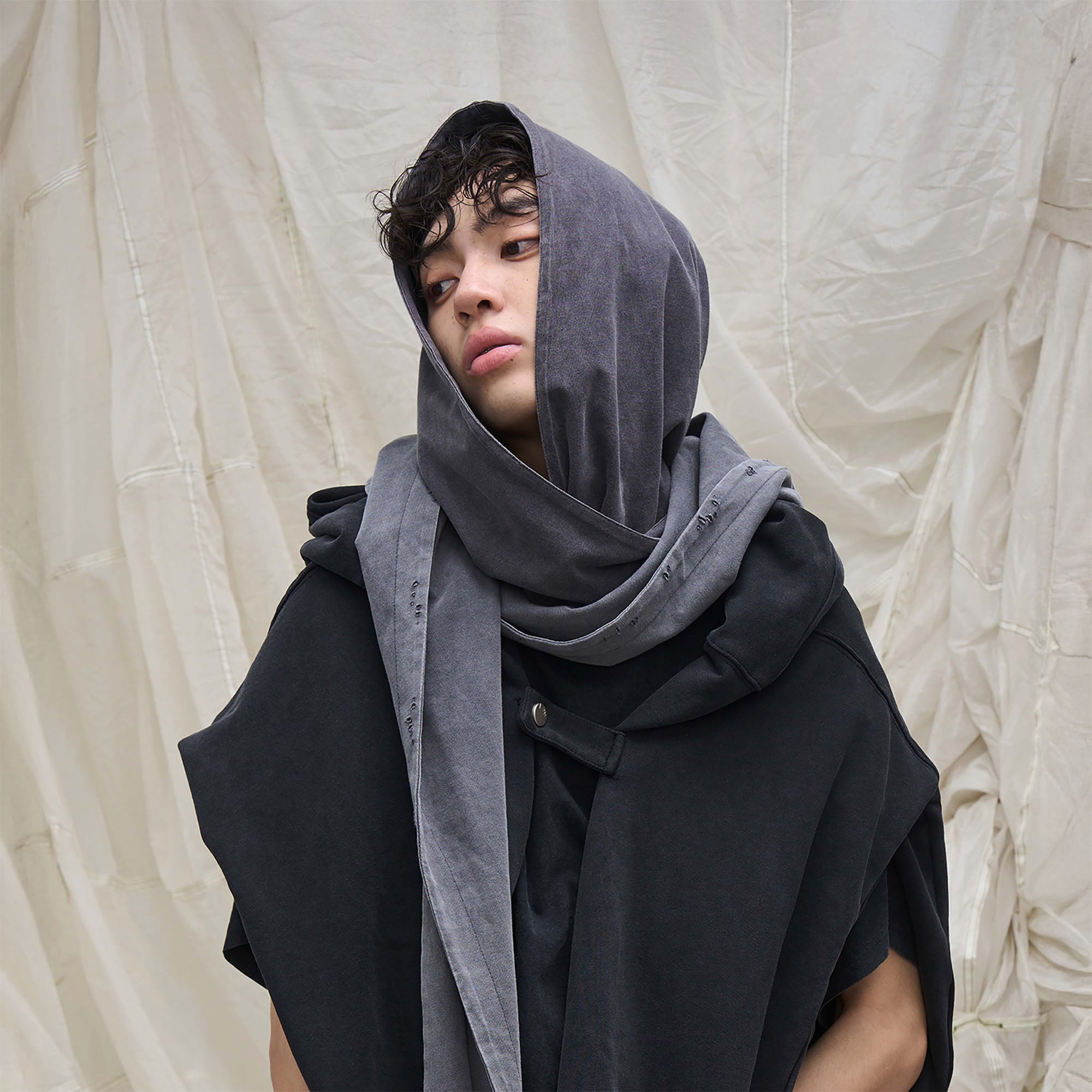 RELABEL Detachable Hood Scarf