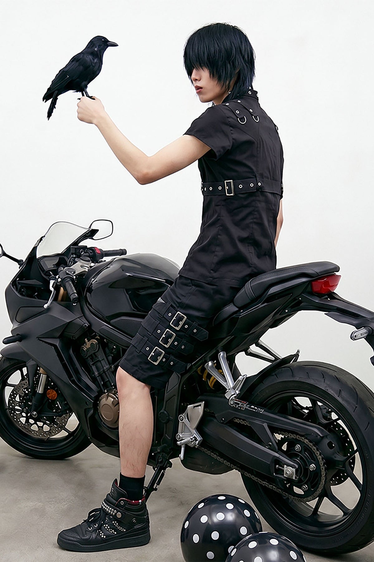 NOTHINGNESS WORLD Washed Buckle-Strap Cargo Shorts
