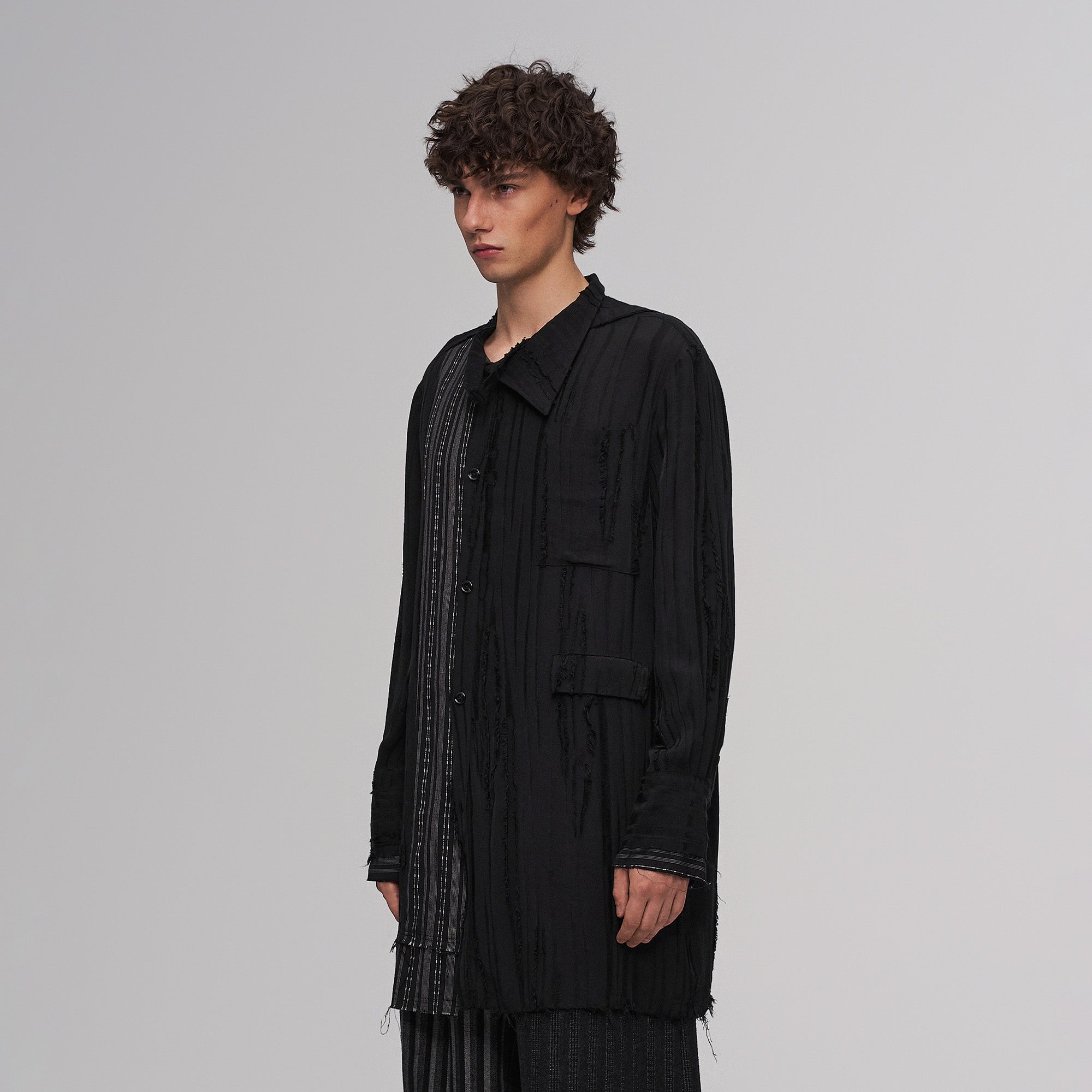 ILNya Nieternite Nifutur Deconstructed Stripe Stich Raw Long Shirt Black