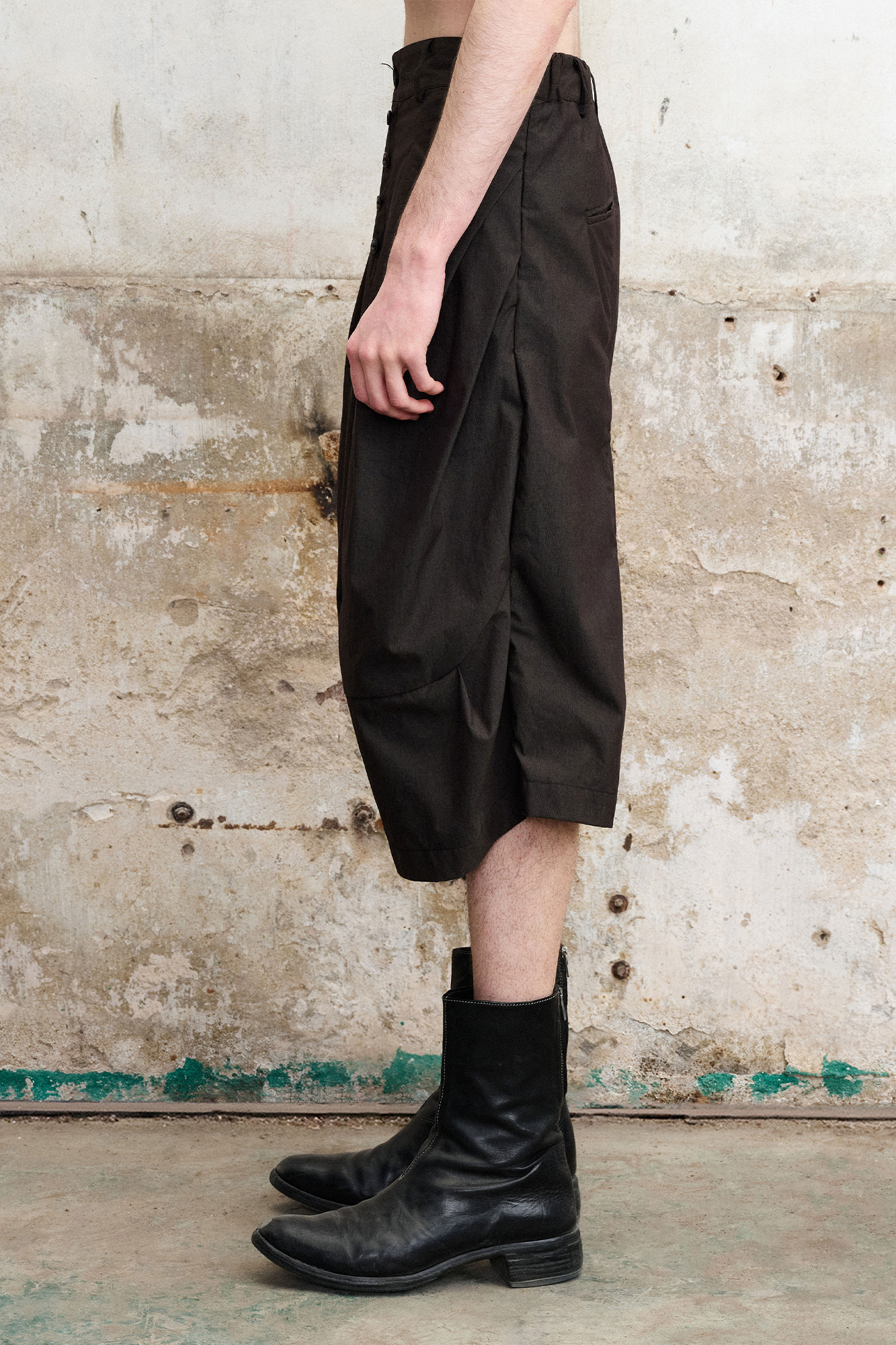 ILNya Nieternite Nifutur Pleated Button-Fly Shorts, premium urban and streetwear designers apparel on PROJECTISR.com, ILNya Nieternite Nifutur
