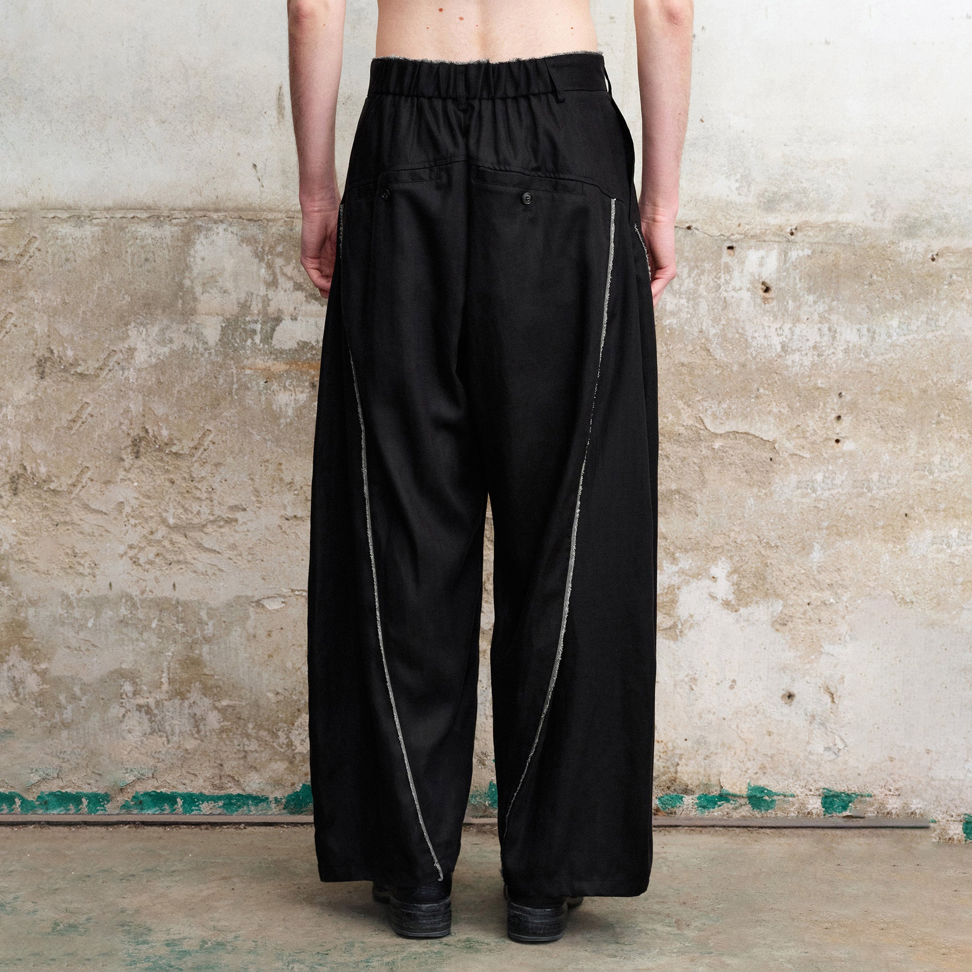 ILNya Nieternite Nifutur Contrast-Seam Curved Pants, premium urban and streetwear designers apparel on PROJECTISR.com, ILNya Nieternite Nifutur