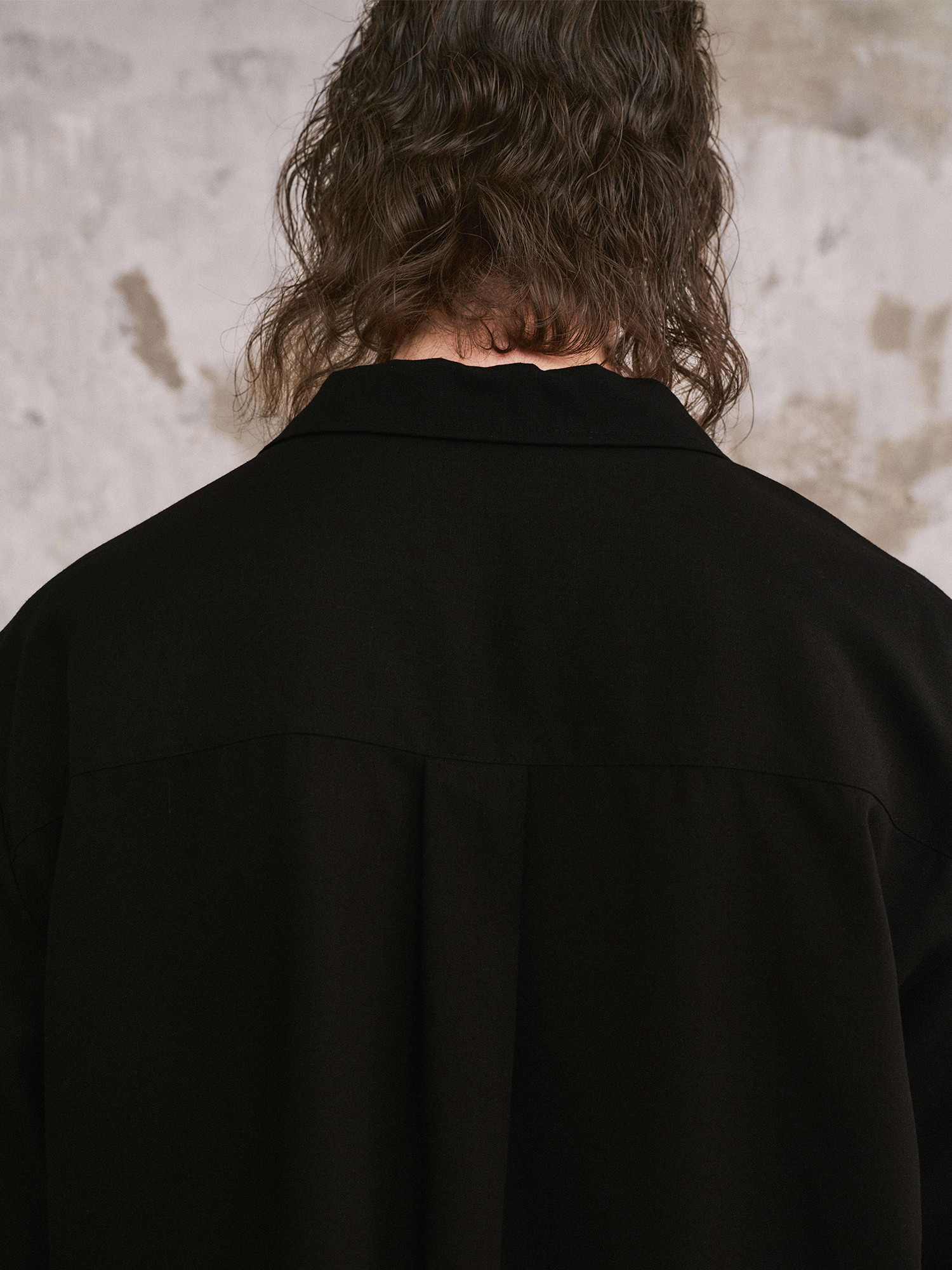 ILNya Nieternite Nifutur Tonal Graphic Cupro Half Shirt