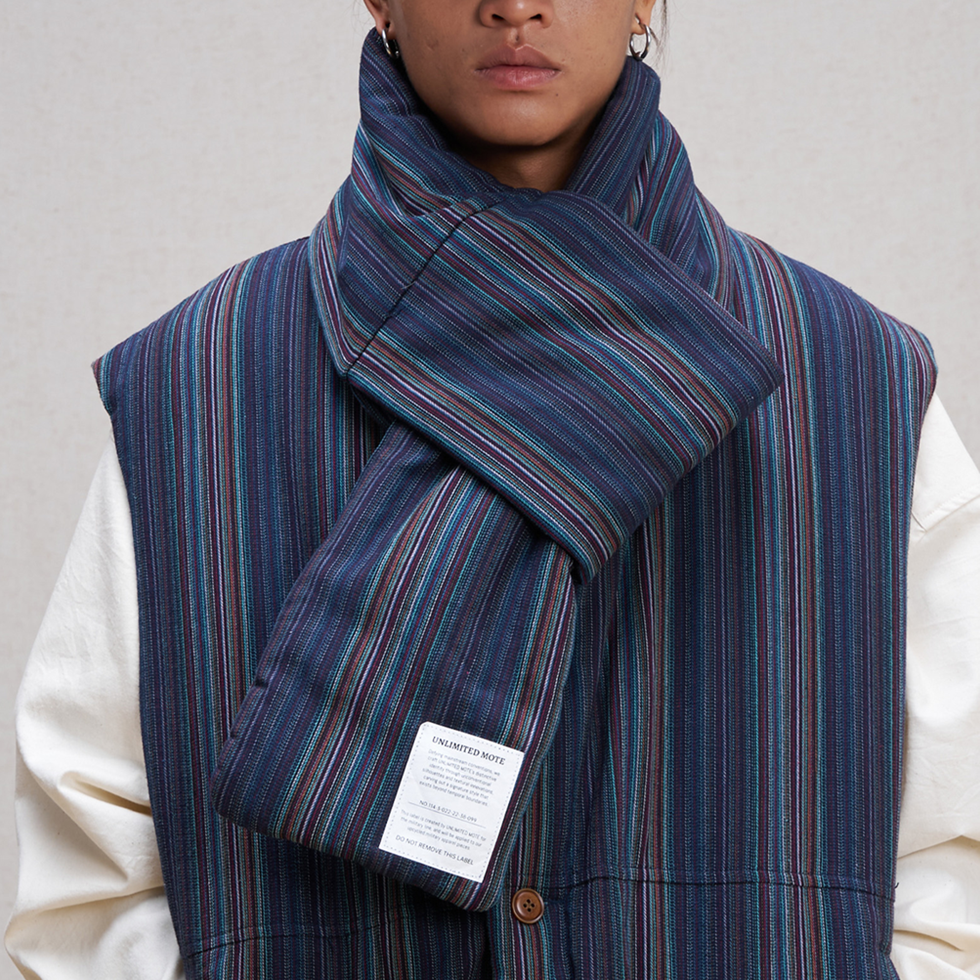 UNLIMITED MOTE Striped Padded Scarf