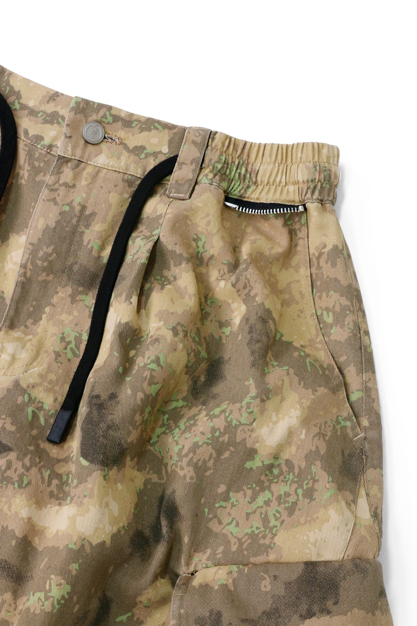 RELABEL Detachable Scarf Camo Leopard Panel Oversized Shorts, premium urban and streetwear designers apparel on PROJECTISR.com, RELABEL