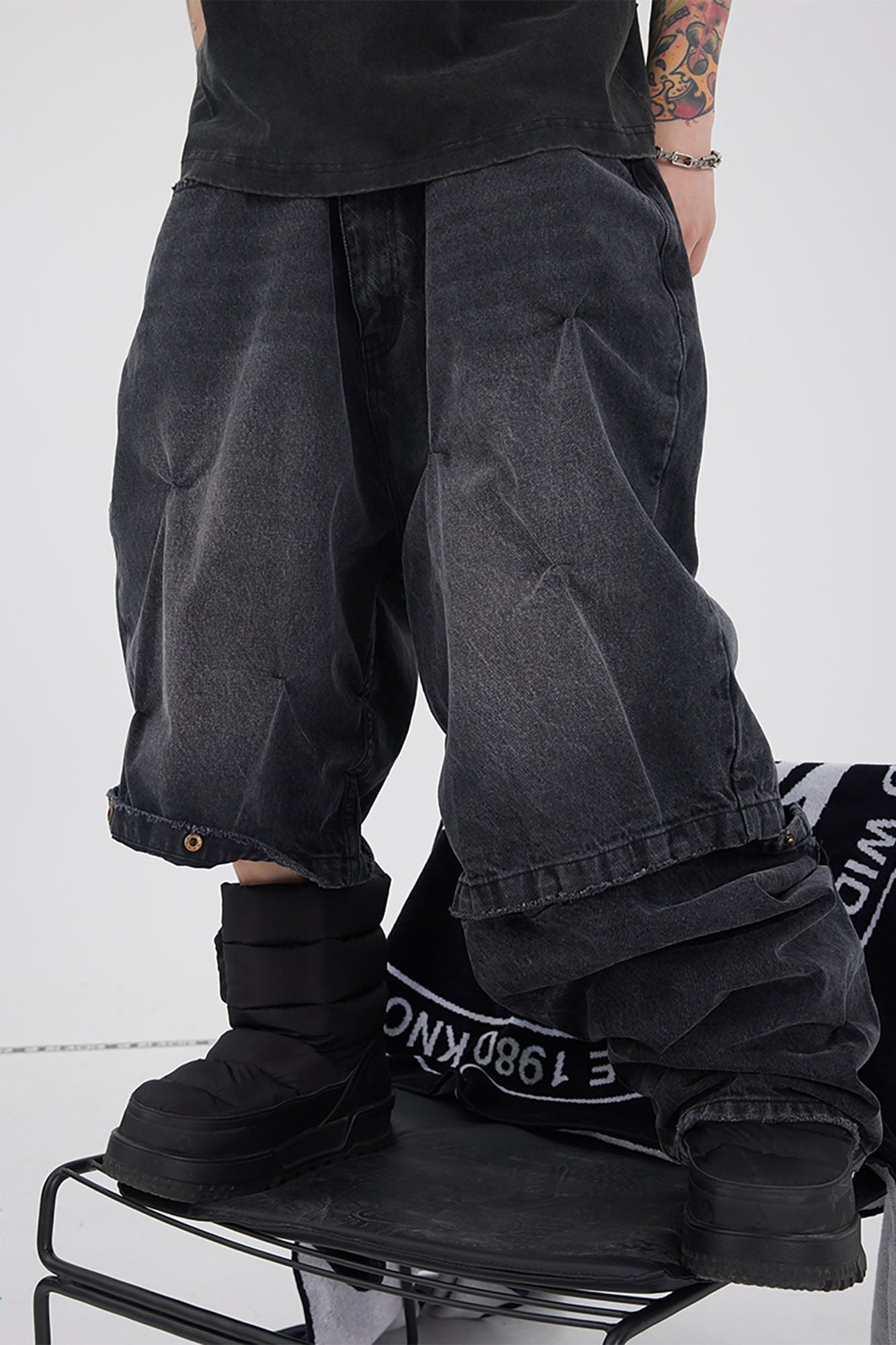 BLACK8MOB Distressed Crinkled Detachable Baggy Jeans