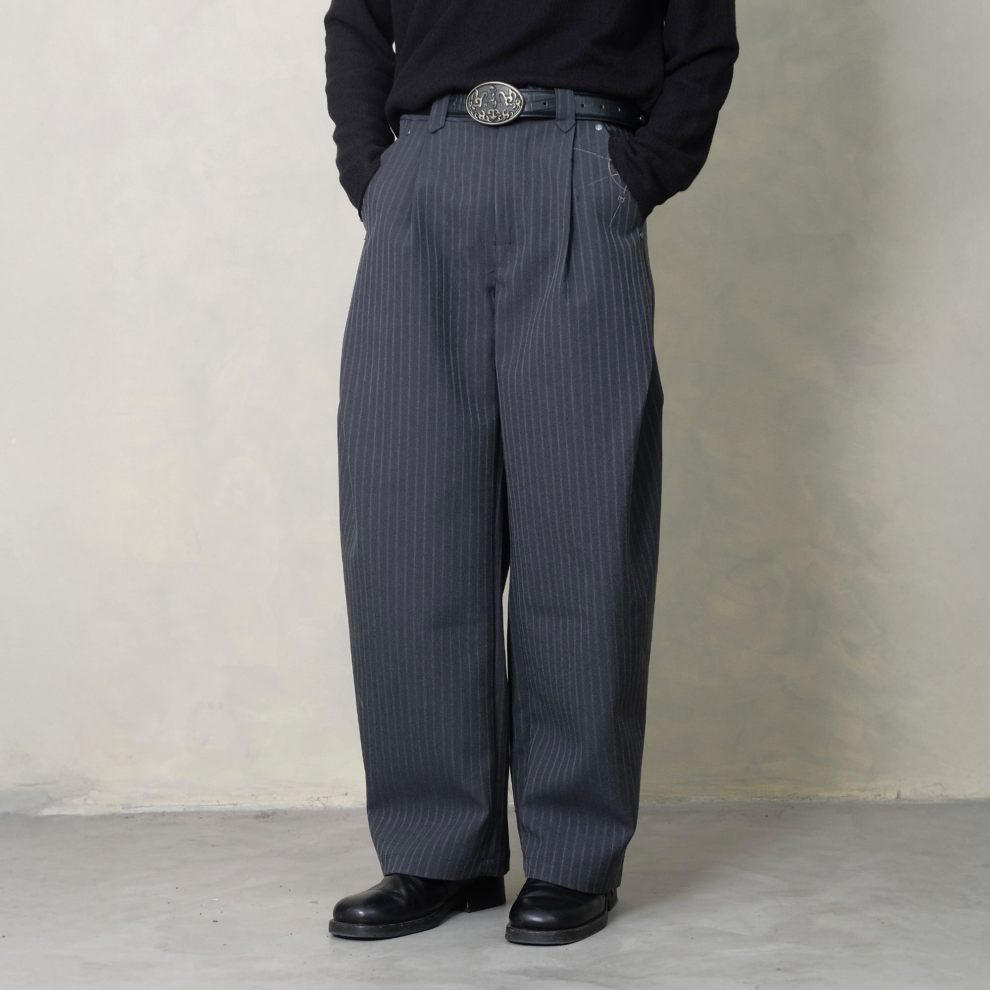 IN EXISTENCE Stripe Pleated Embroidery Curved Pants