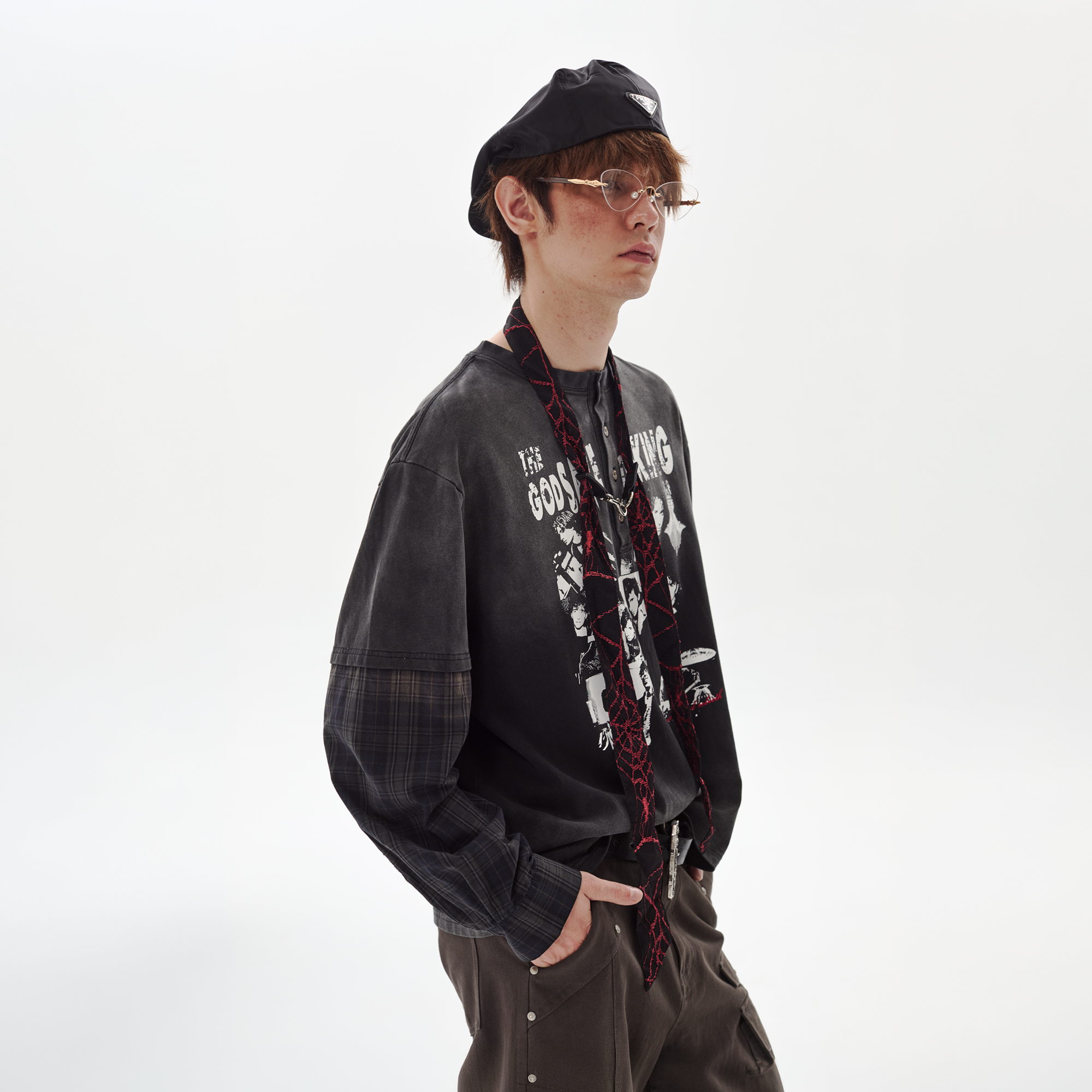 PASET Henley Portrait Graphic Layered Sweatshirt