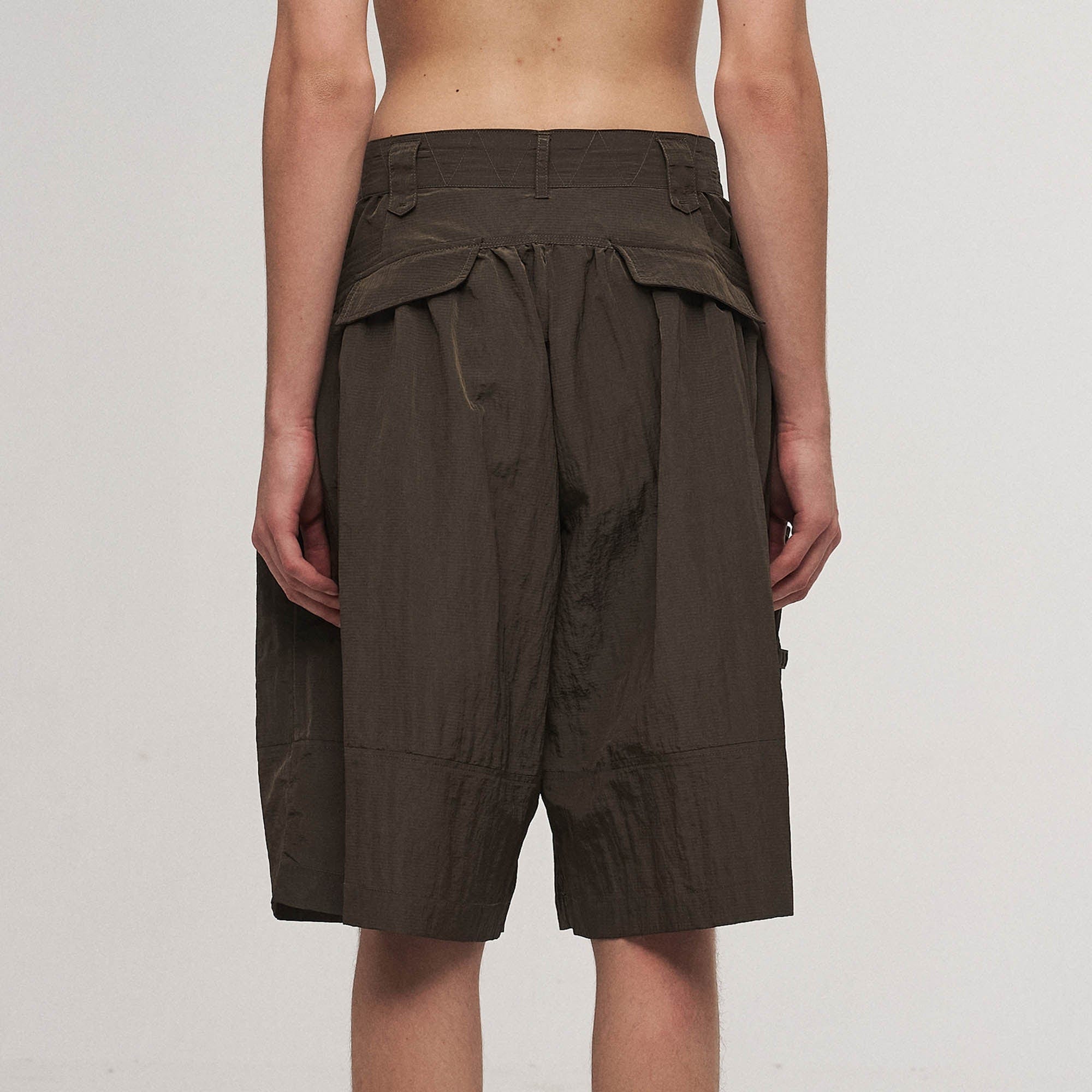 ILNya Nieternite Nifutur Multi-Pocket Crinkled Oversized Shorts, premium urban and streetwear designers apparel on PROJECTISR.com, ILNya Nieternite Nifutur