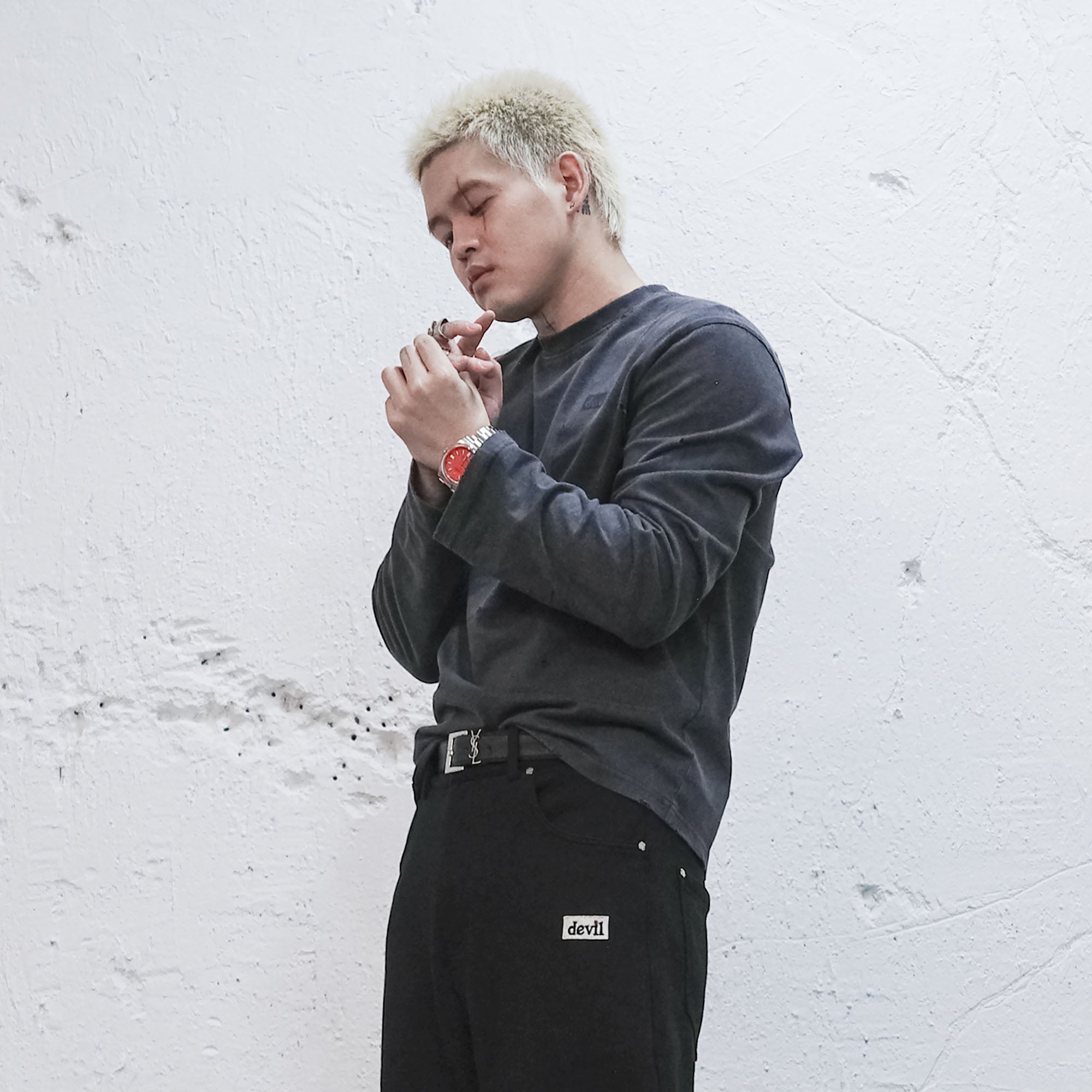 UNDERWATER Devil Distressed Long-Sleeve Tee