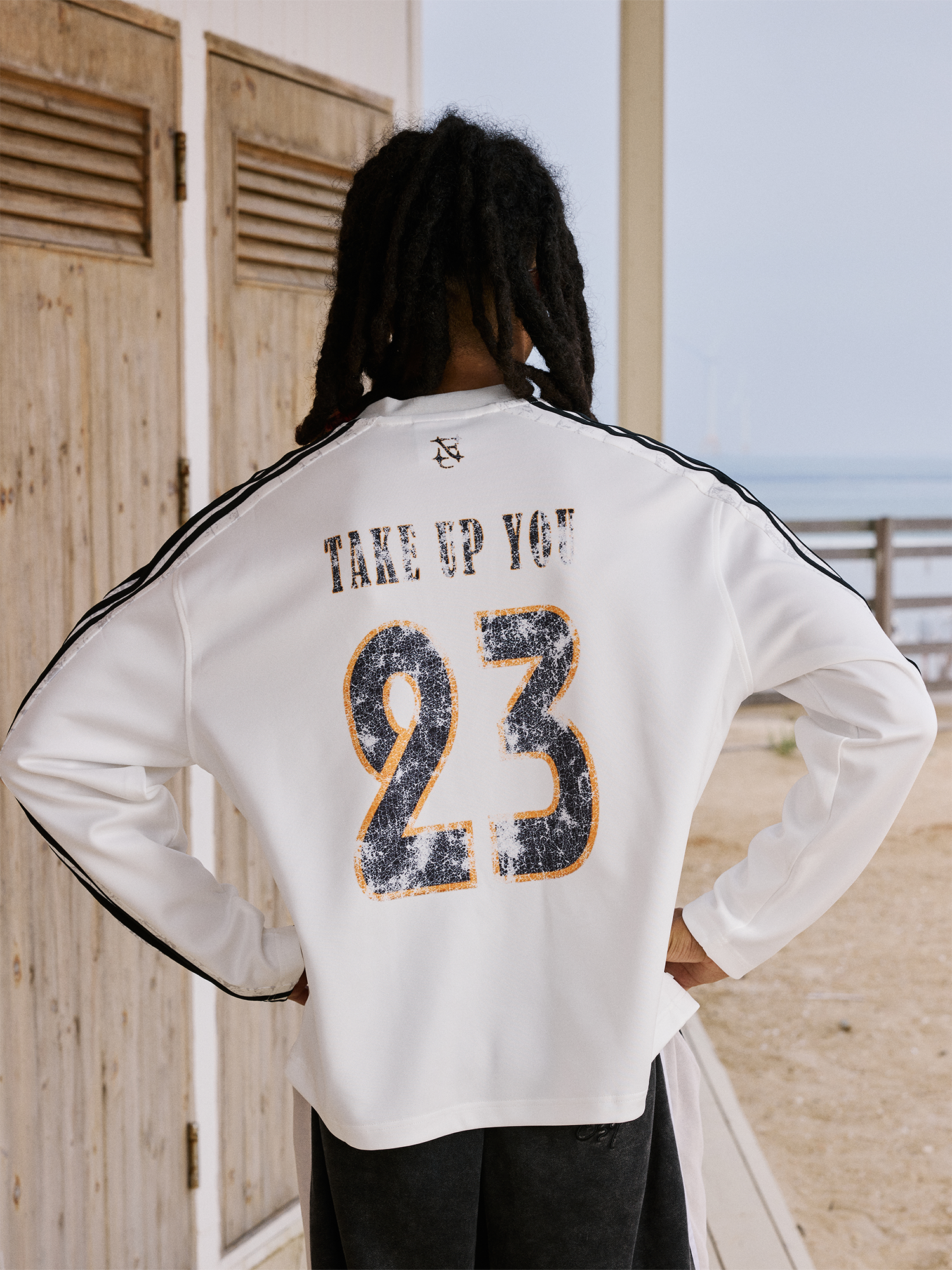 IN EXISTENCE Retro Crest Graphic Jersey