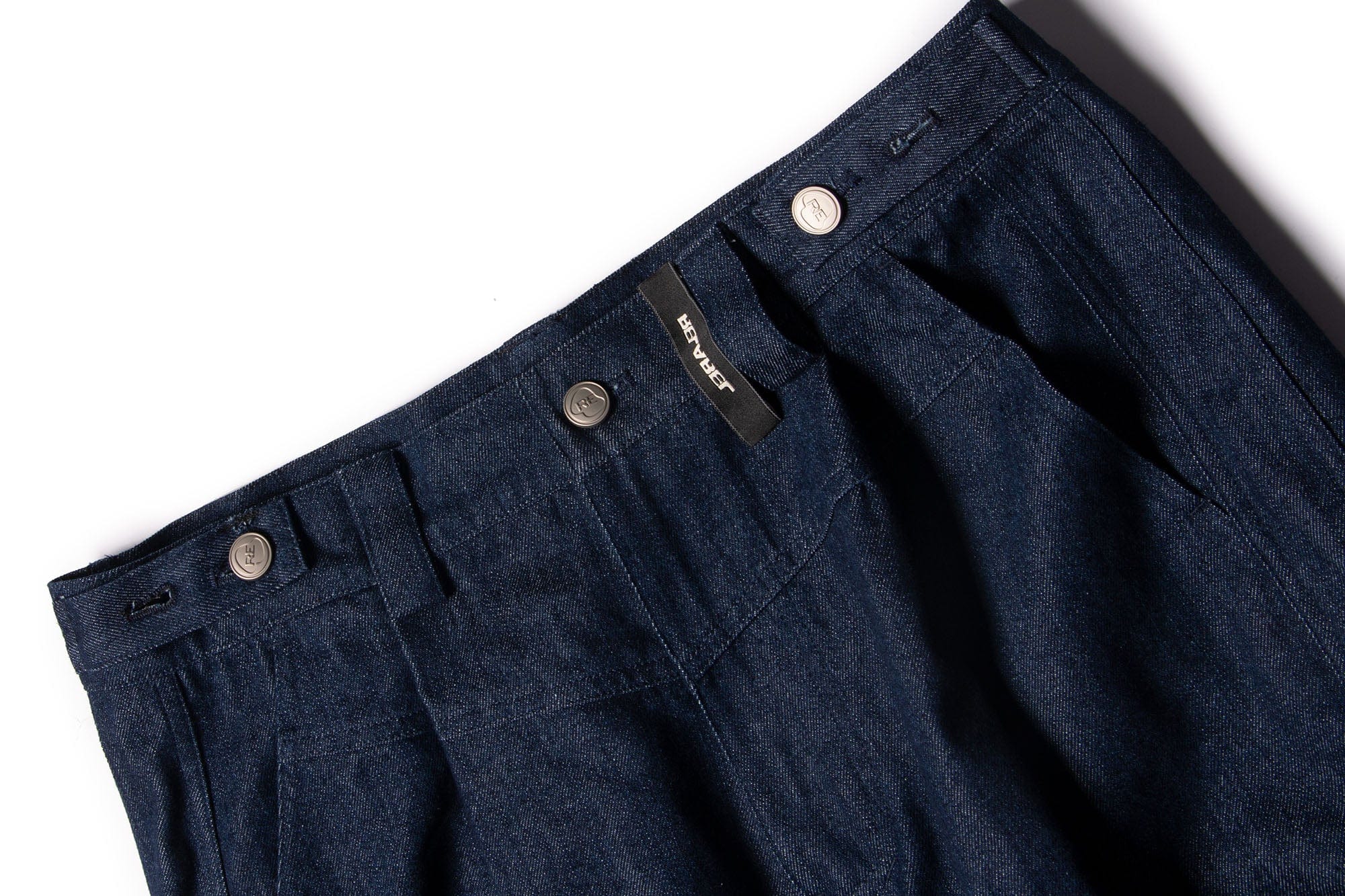 RELABEL Washed Crinkled Strap Wide-Leg Jeans