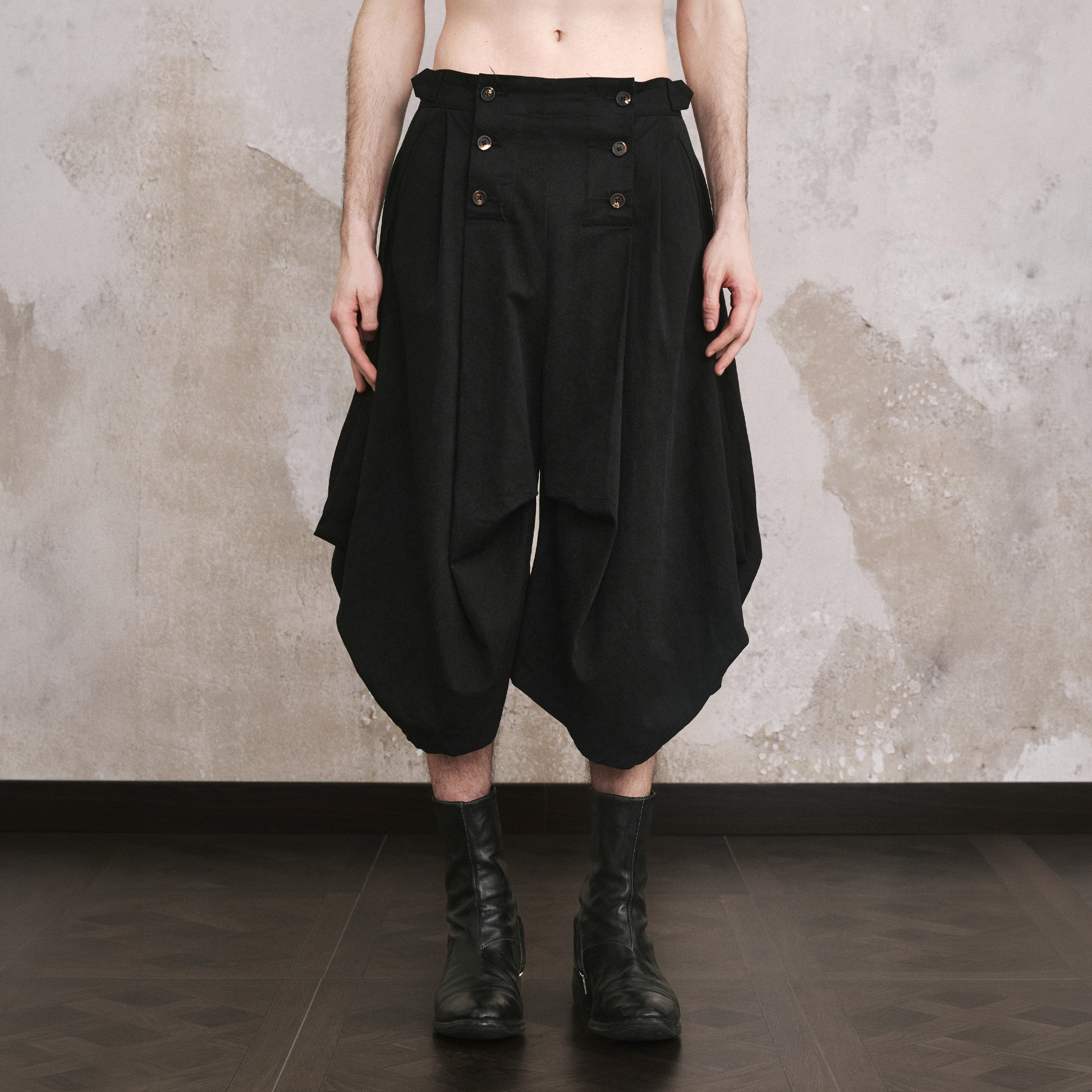 ILNya Nieternite Nifutur Button Lyocell-Blend Jodhpur Shorts
