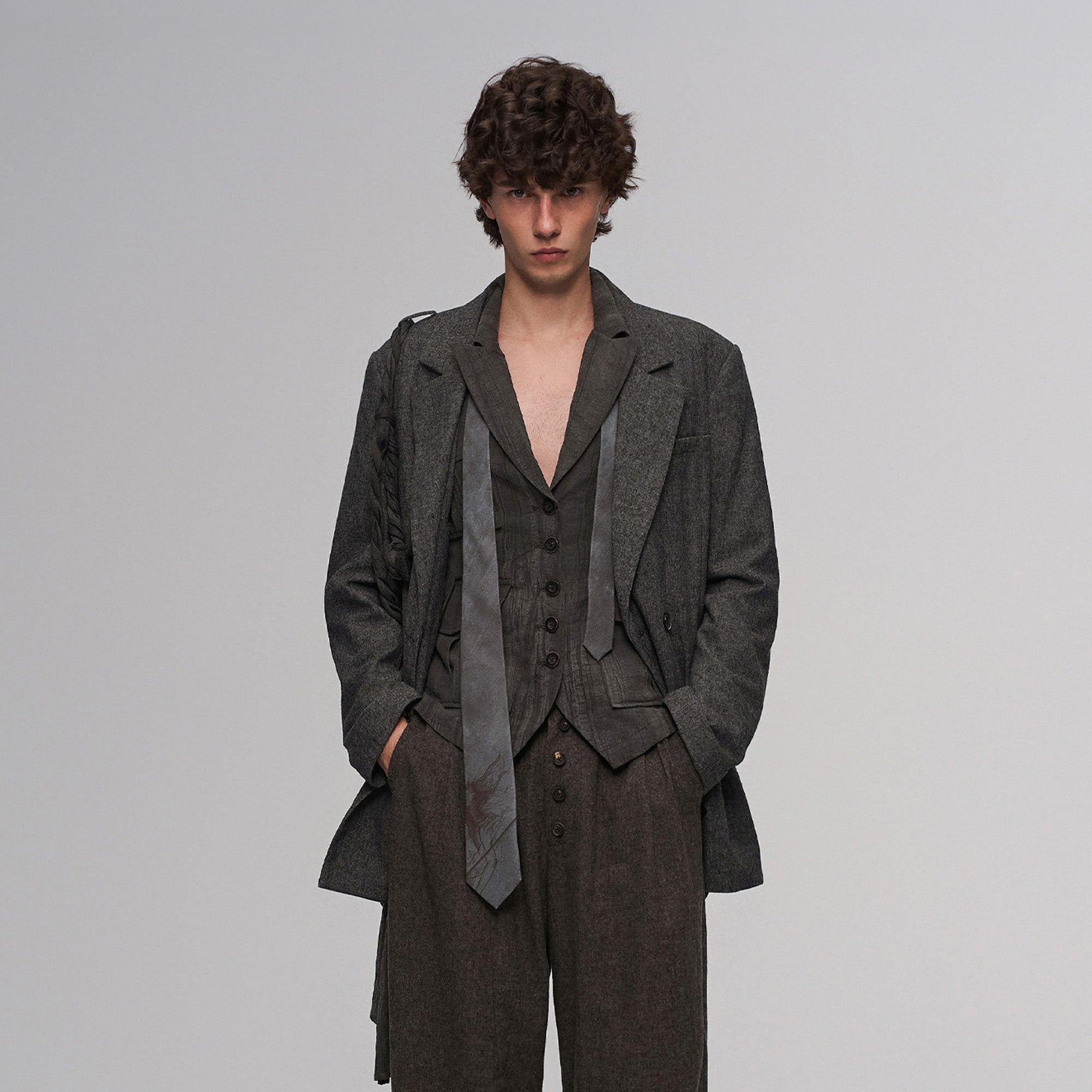 ILNya Nieternite Nifutur Distressed Draped Cotton-Linen Jacket