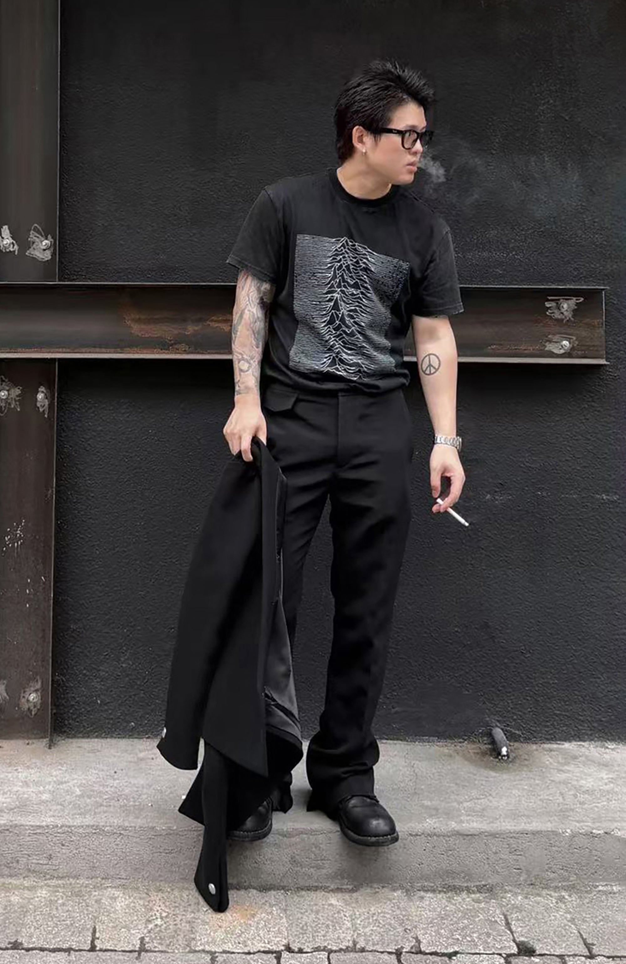 UNDERWATER Pulse Graphic Washed Tee