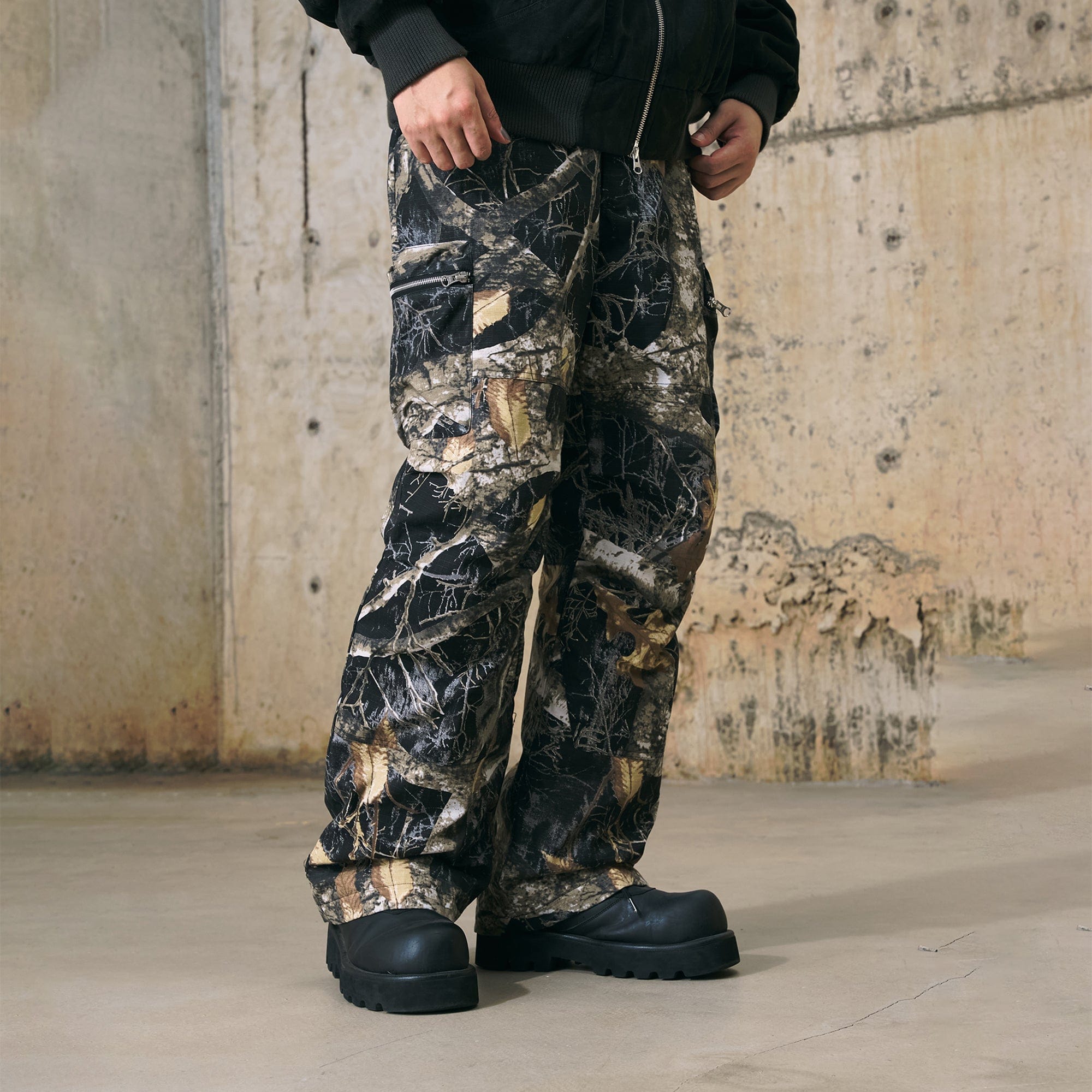 ENSHADOWER Black Camo Multi-pocket Down Pants, premium urban and streetwear designers apparel on PROJECTISR.com, ENSHADOWER