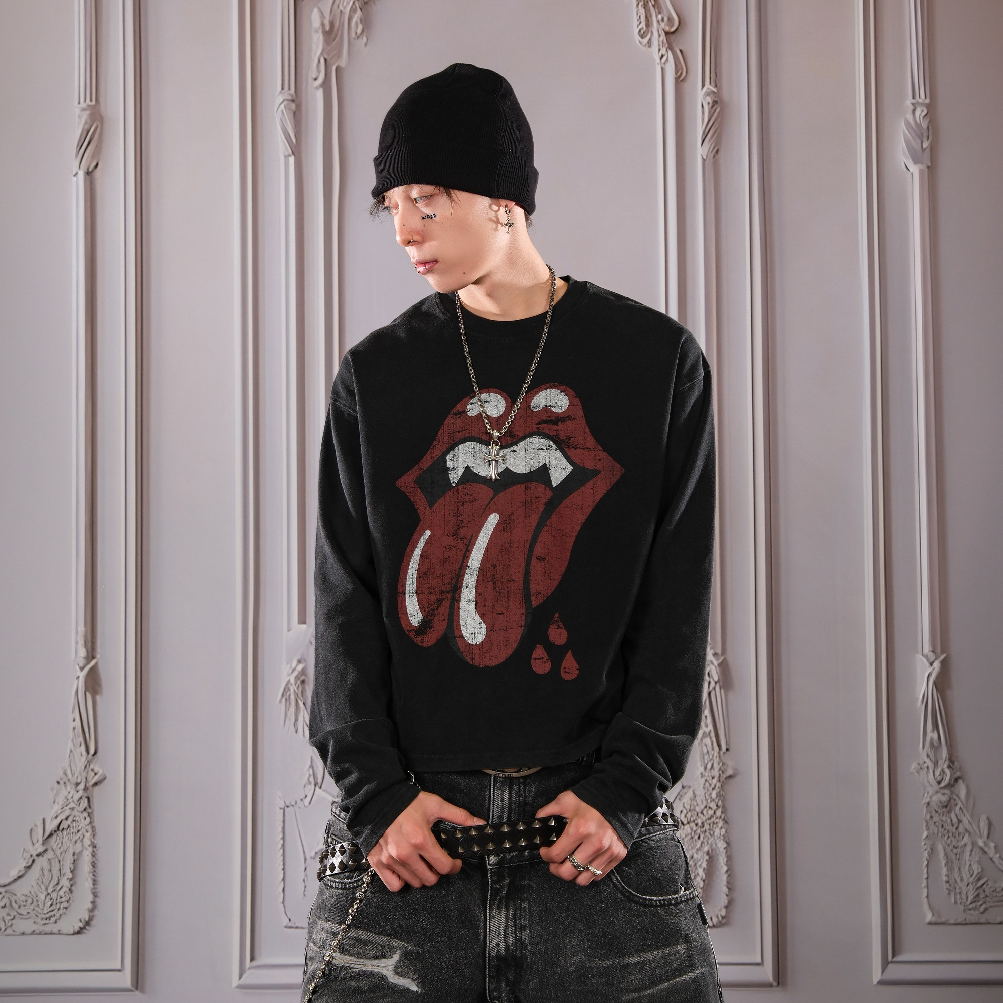 THEWET Washed Graphic Long-Sleeve Tee