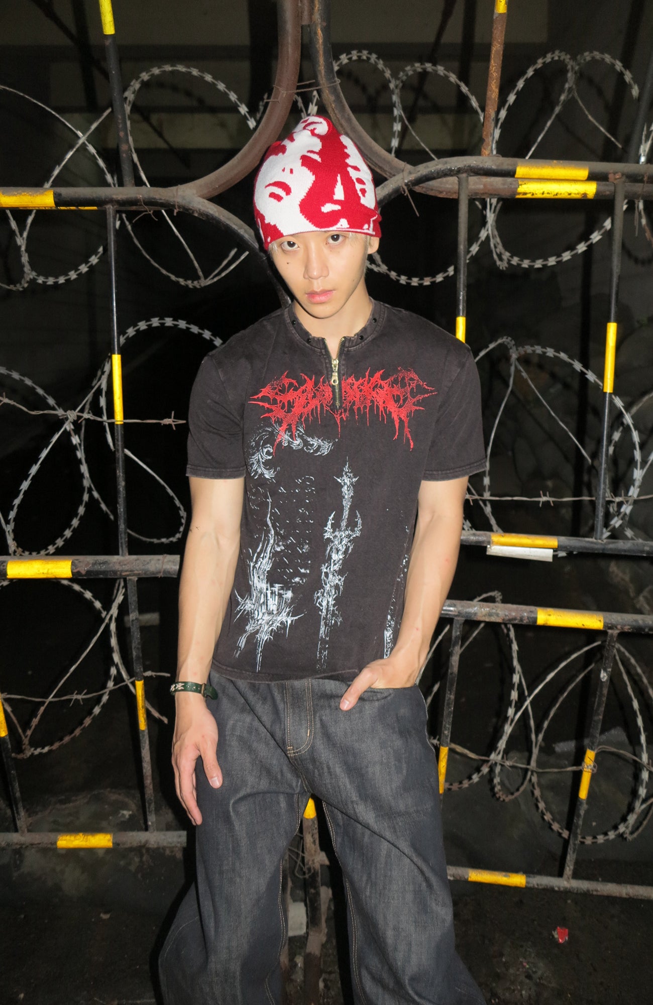 DREAM BAND Gothic Thorn Graphic Tee