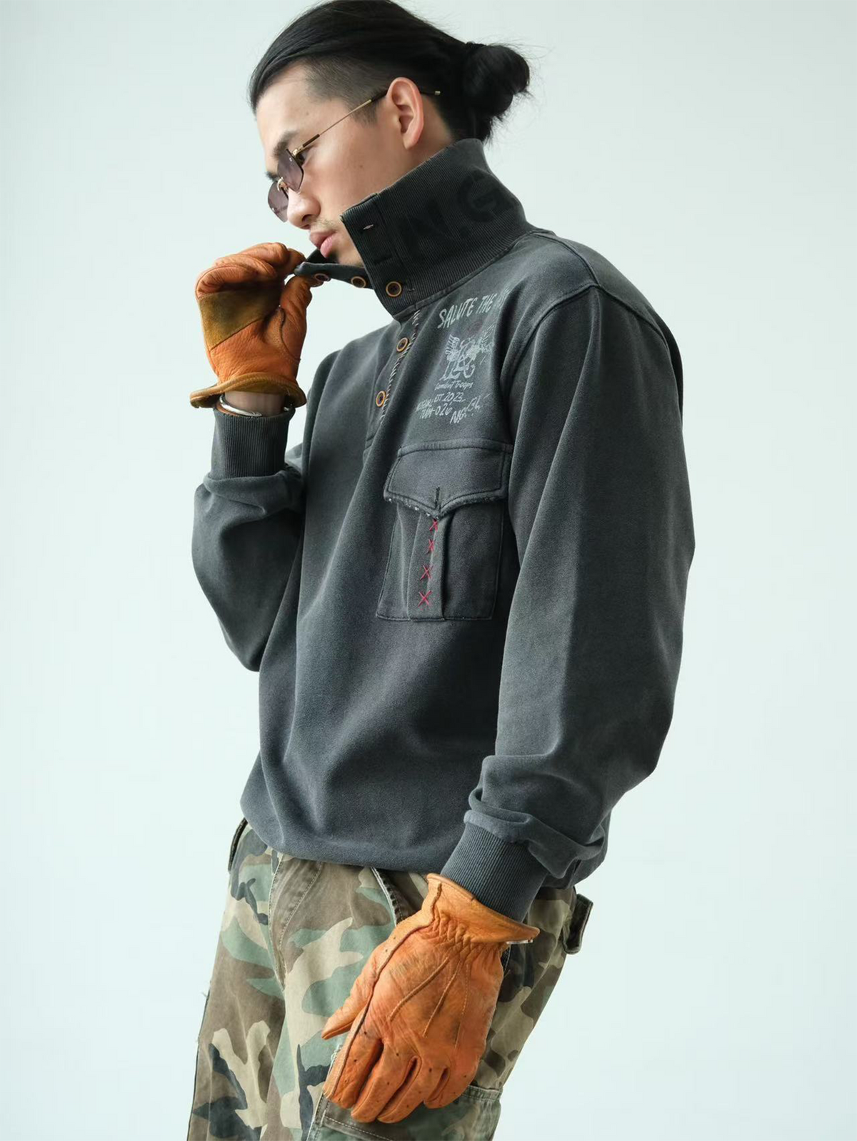 NEIGBORL Retro Graphic Washed Stand-Collar Sweatshirt