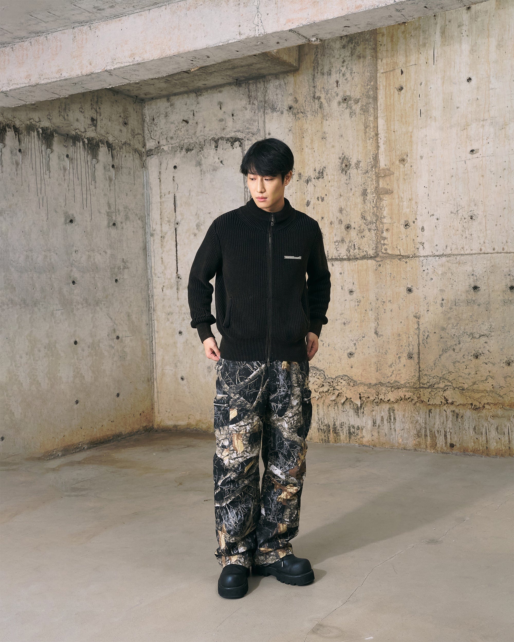 ENSHADOWER Black Camo Multi-pocket Down Pants, premium urban and streetwear designers apparel on PROJECTISR.com, ENSHADOWER