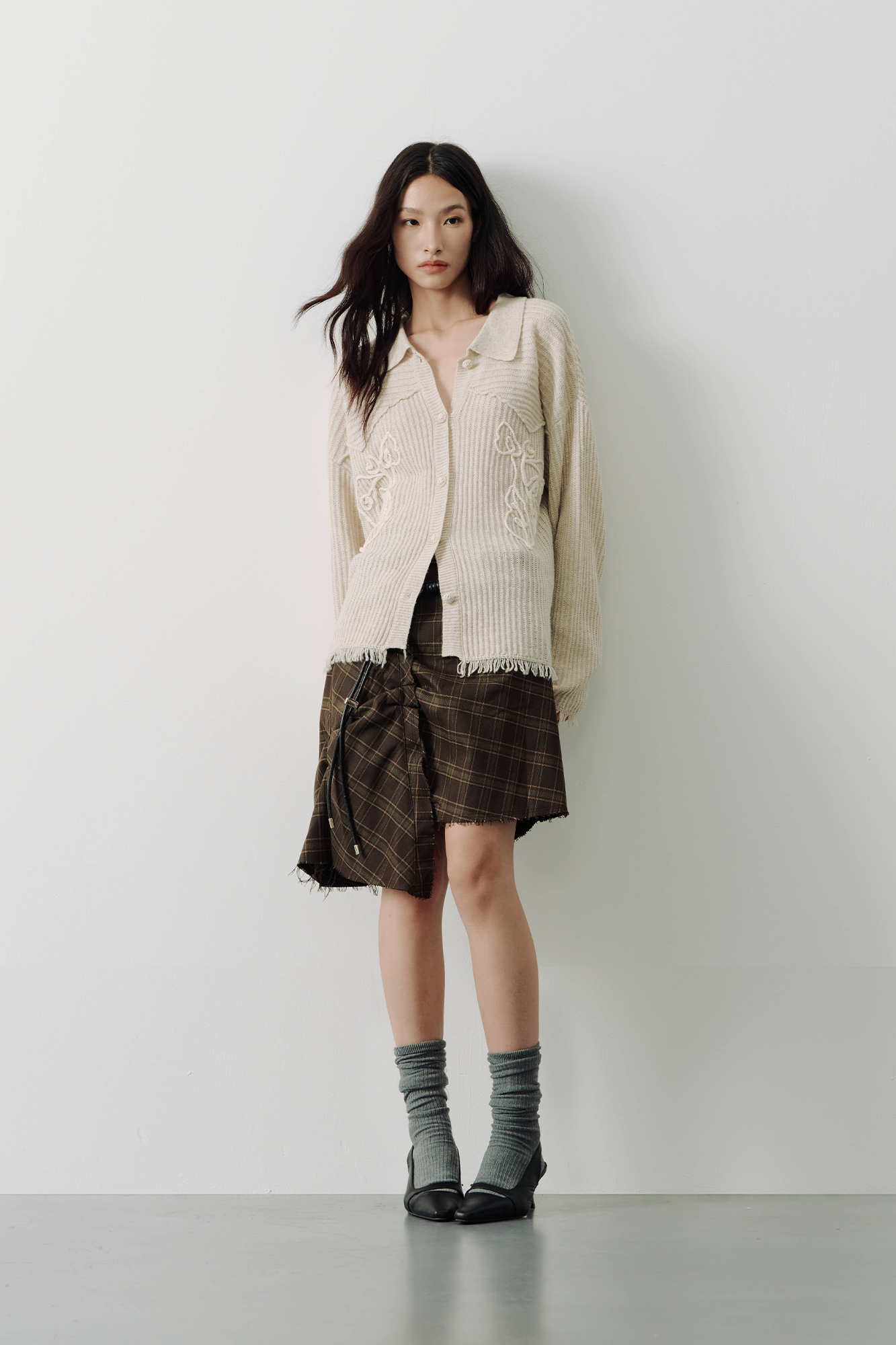 SAME FLOW Floral Embroidery Fringe-Hem Rib Cardigan