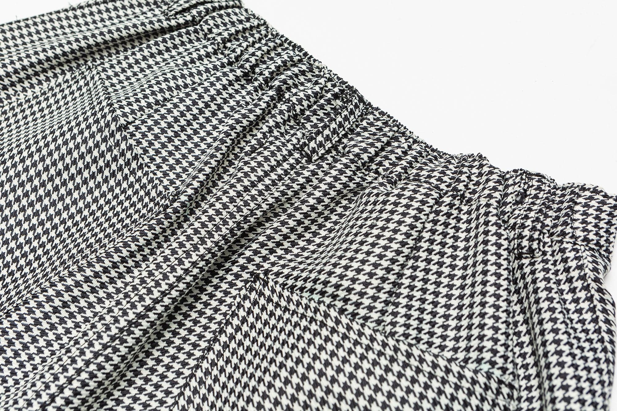ME DA IGUAL Elastic Waist Houndstooth Tapered Trousers, premium urban and streetwear designers apparel on PROJECTISR.com, ME DA IGUAL