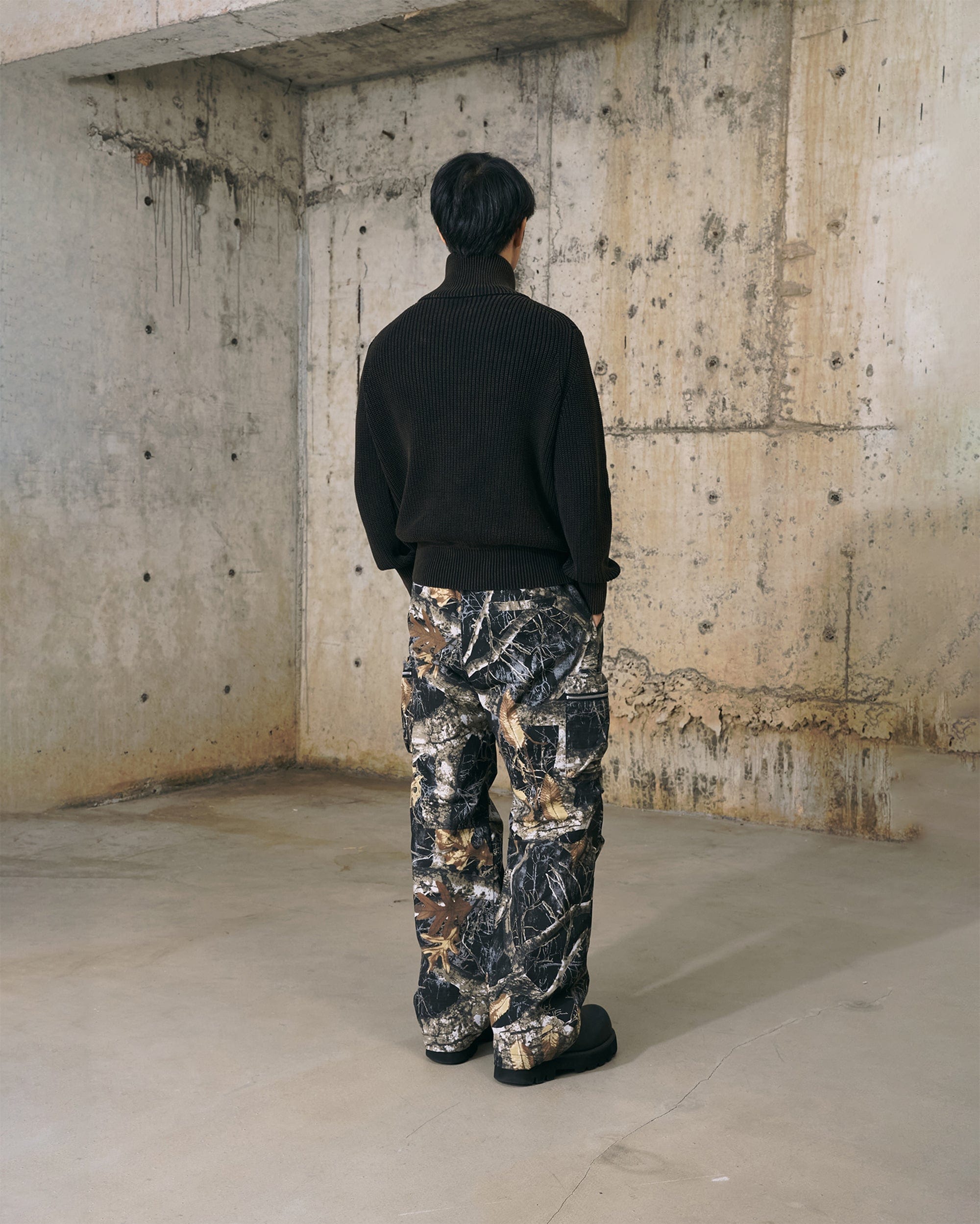 ENSHADOWER Black Camo Multi-pocket Down Pants, premium urban and streetwear designers apparel on PROJECTISR.com, ENSHADOWER