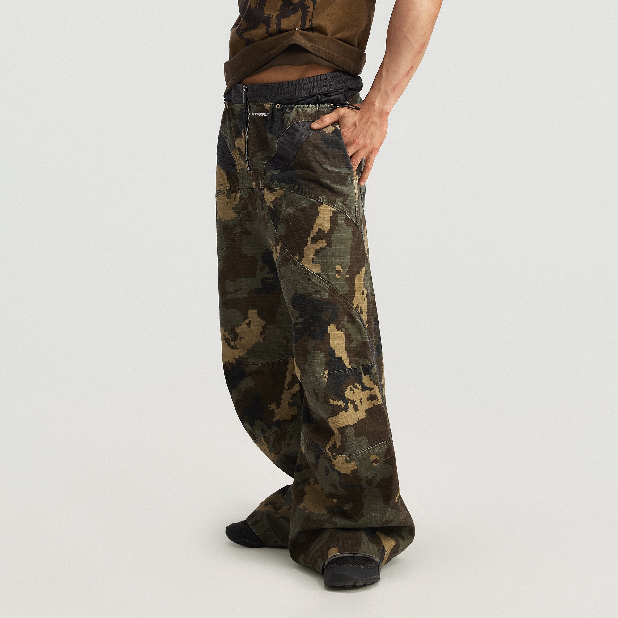 INTERRUPT Camo Back Zip Double-Layer Pants
