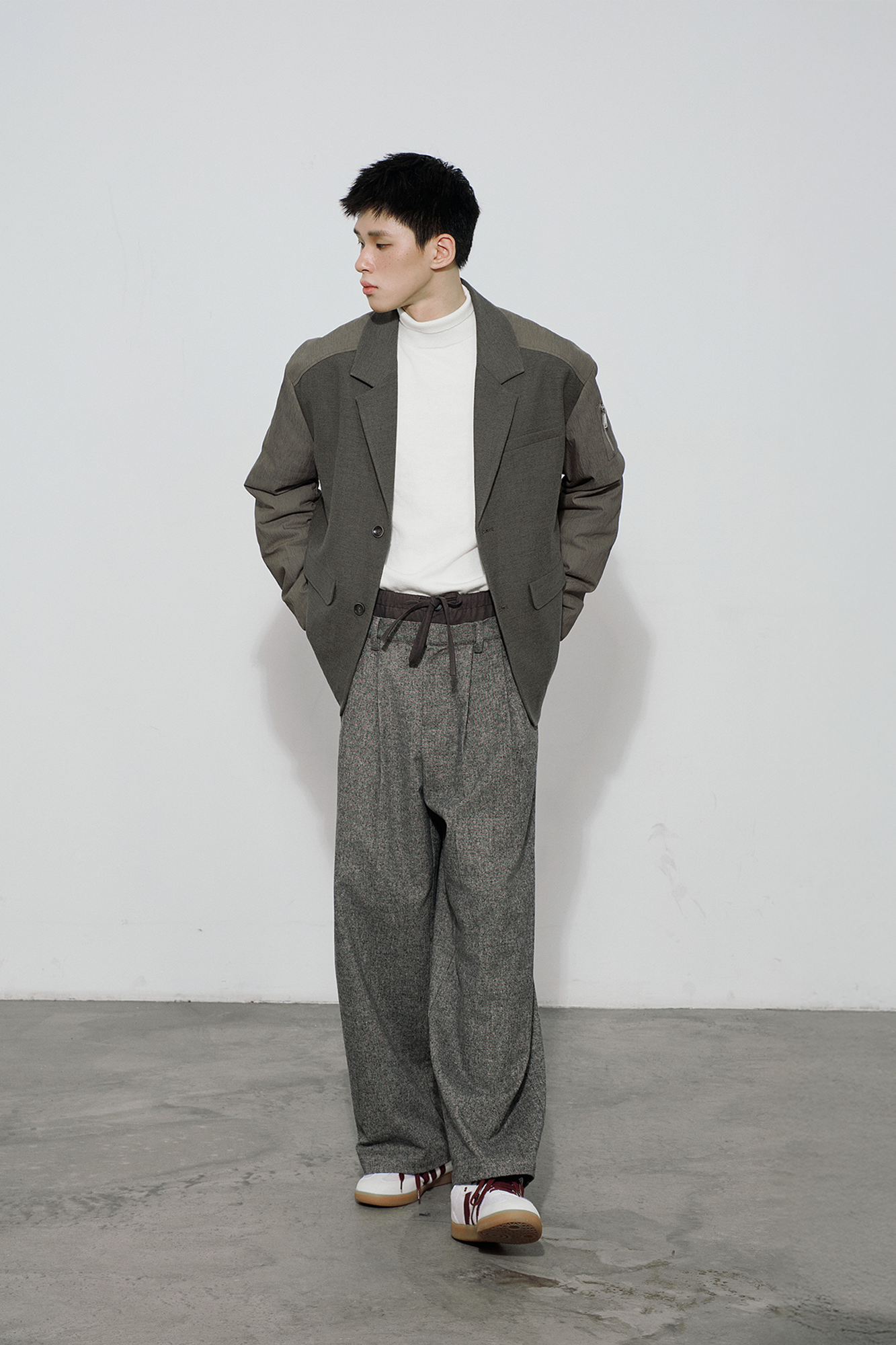 SAME FLOW Multi-Pocket Paneled Bomber-Sleeve Suit Jacket